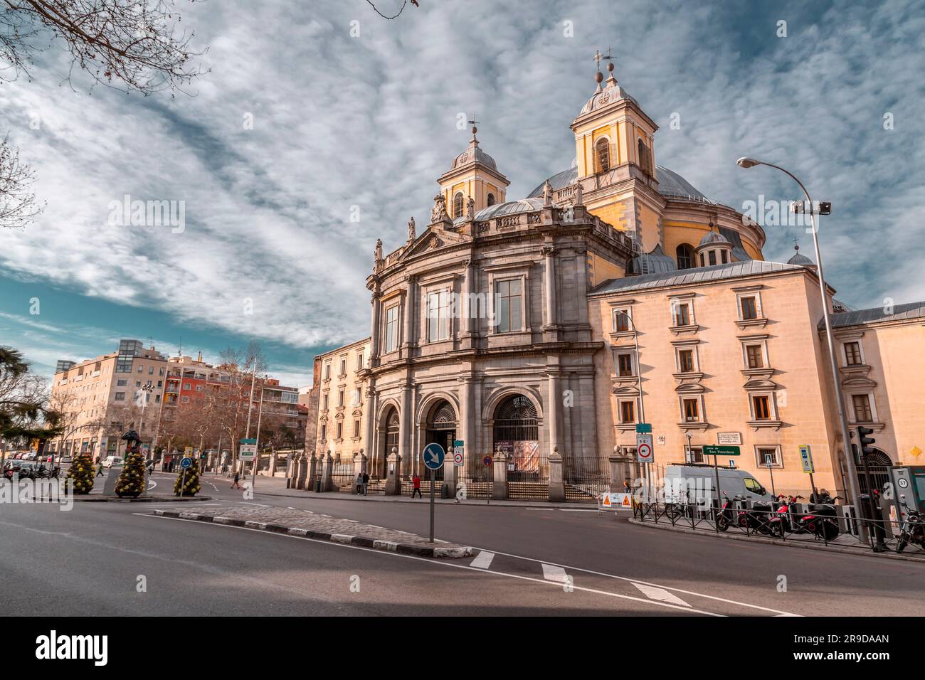 Madrid, Espagne - 16 FÉVRIER 2022 : la basilique royale de Saint François la Grande basilique de San Francisco el Grande est une église catholique romaine du Th Banque D'Images