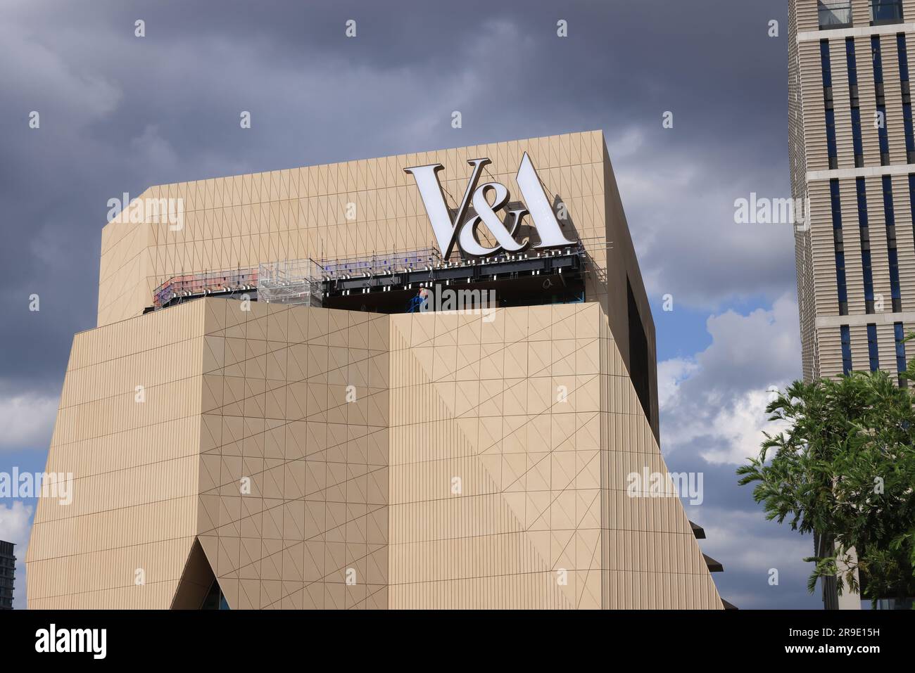 Construction sur la rive est du parc olympique Queen Elizabeth, où le quartier culturel s'appuiera sur l'héritage des Jeux avec de nouvelles maisons pour la BBC, Sadler's Wells, UCL, UAL's London College of Fashion et le V&A East Storehouse sur le front de mer de Stratford, à l'est de Londres, au Royaume-Uni Banque D'Images