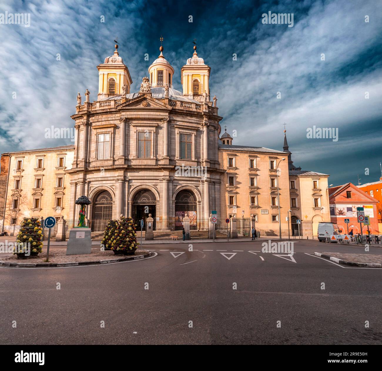 Madrid, Espagne - 16 FÉVRIER 2022 : la basilique royale de Saint François la Grande basilique de San Francisco el Grande est une église catholique romaine du Th Banque D'Images