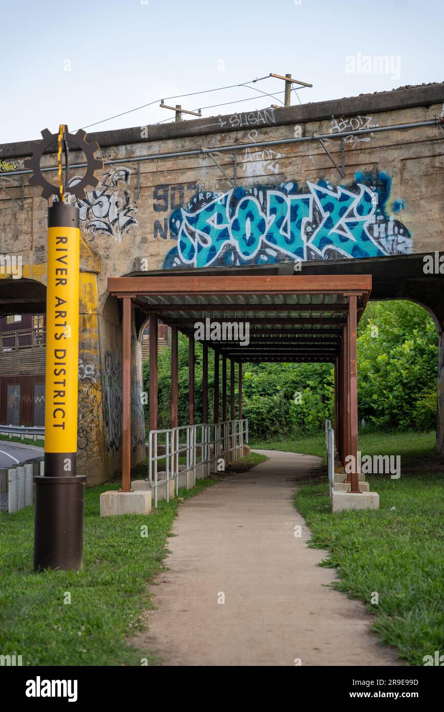 L'entrée du sentier de randonnée et de vélo Wilma Dykeman dans le River Arts District à Asheville, en Caroline du Nord Banque D'Images