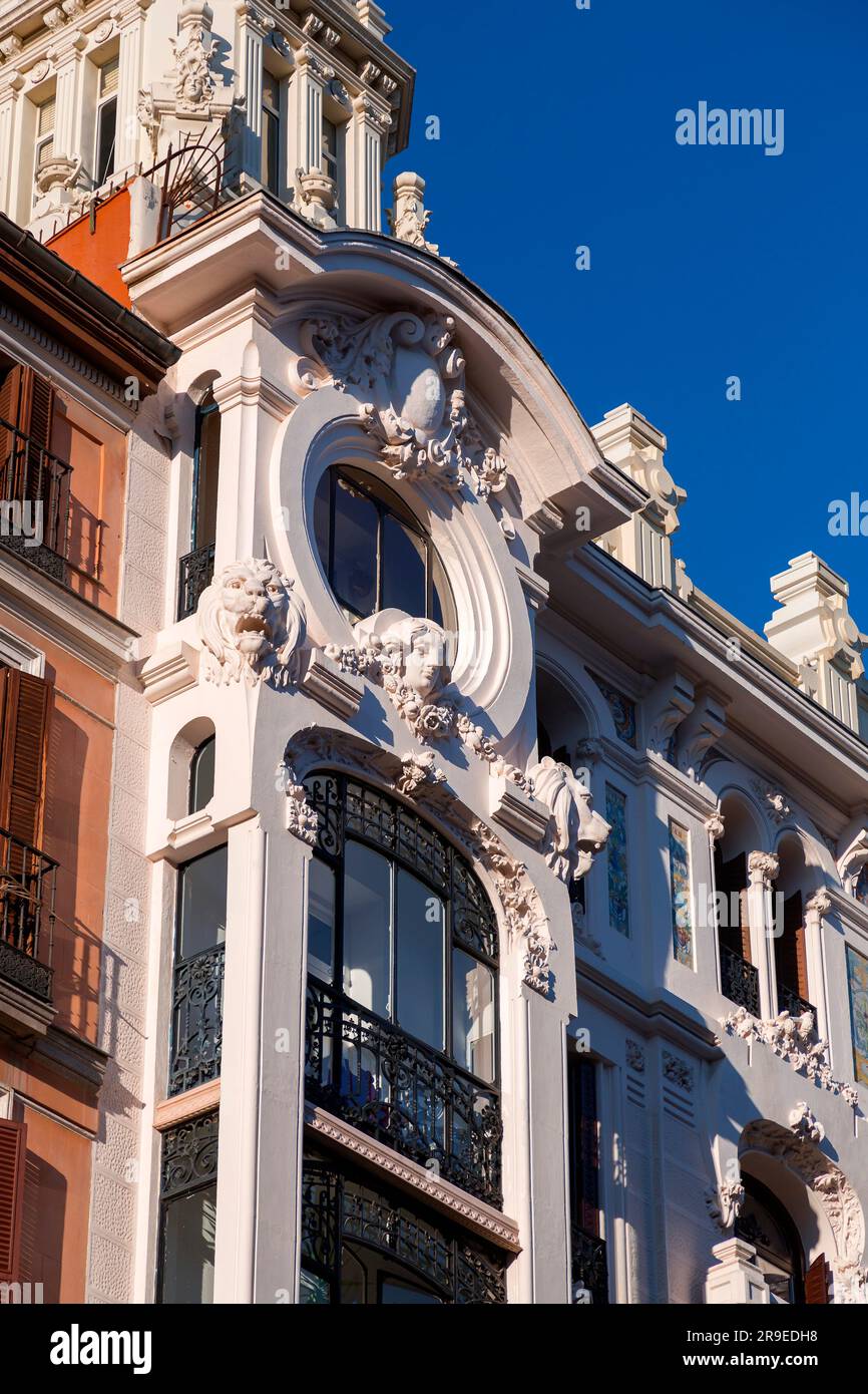 Architecture art déco dans le centre de Madrid, la capitale de l'Espagne. Banque D'Images