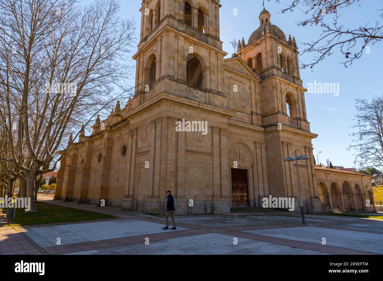 Salamanque, Espagne - 20 février 2022 : vue extérieure de la Nouvelle église d'Arrabal à Salamanque, Castille et Léon, Espagne. Banque D'Images