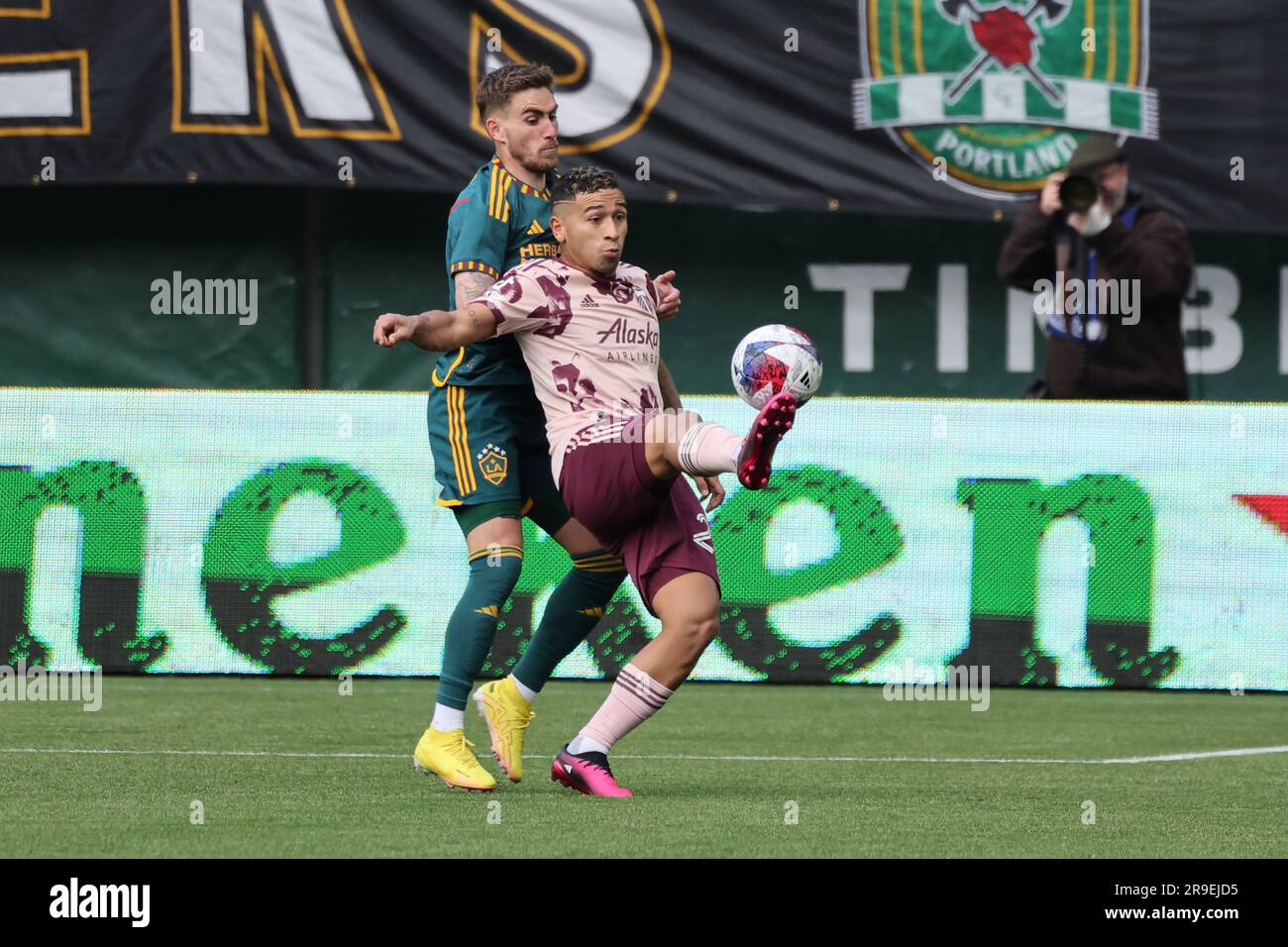 25 mars 2023 ; Portland, Oregon, États-Unis ; Match MLS entre le Los Angeles Galaxy et Portland Timbers à Providence Park. (Photo : Al Sermeno) Banque D'Images