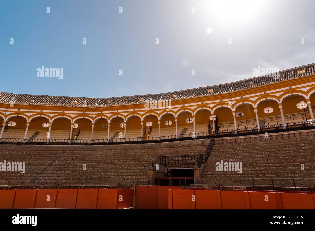 La Plaza de Toros de la Real Maestranza de Caballeria de Sevilla est un arènes d'une capacité de 12 000 à Séville, en Espagne. Banque D'Images