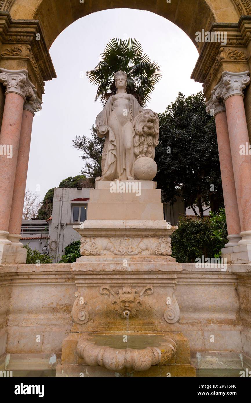 Les Alcazars royaux de Séville, historiquement connu sous le nom d'Al Qasr Al Muriq est un palais royal construit pour le roi chrétien Pierre de Castille. Banque D'Images