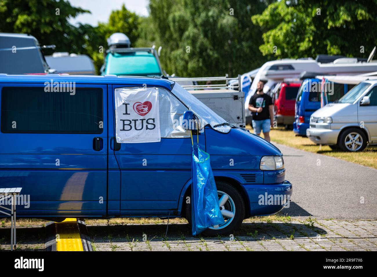 T4 mit Bekenntnis 'I Love bus' VW bus Festival 2023 Banque D'Images