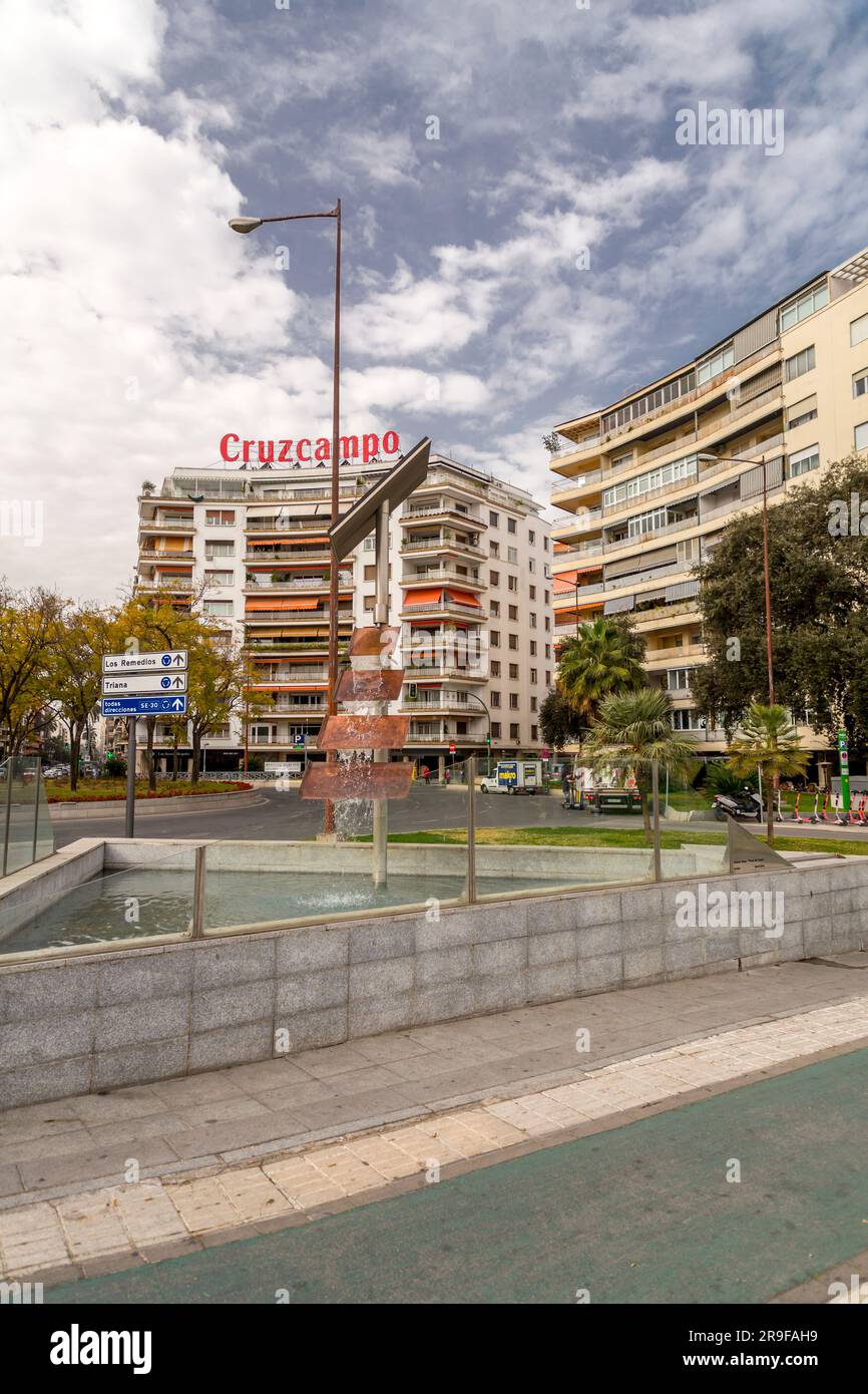 Séville, Espagne-24 FÉVRIER 2022 : Plaza de Cuba, la place Cuba à Séville, Andalousie, Espagne. Banque D'Images