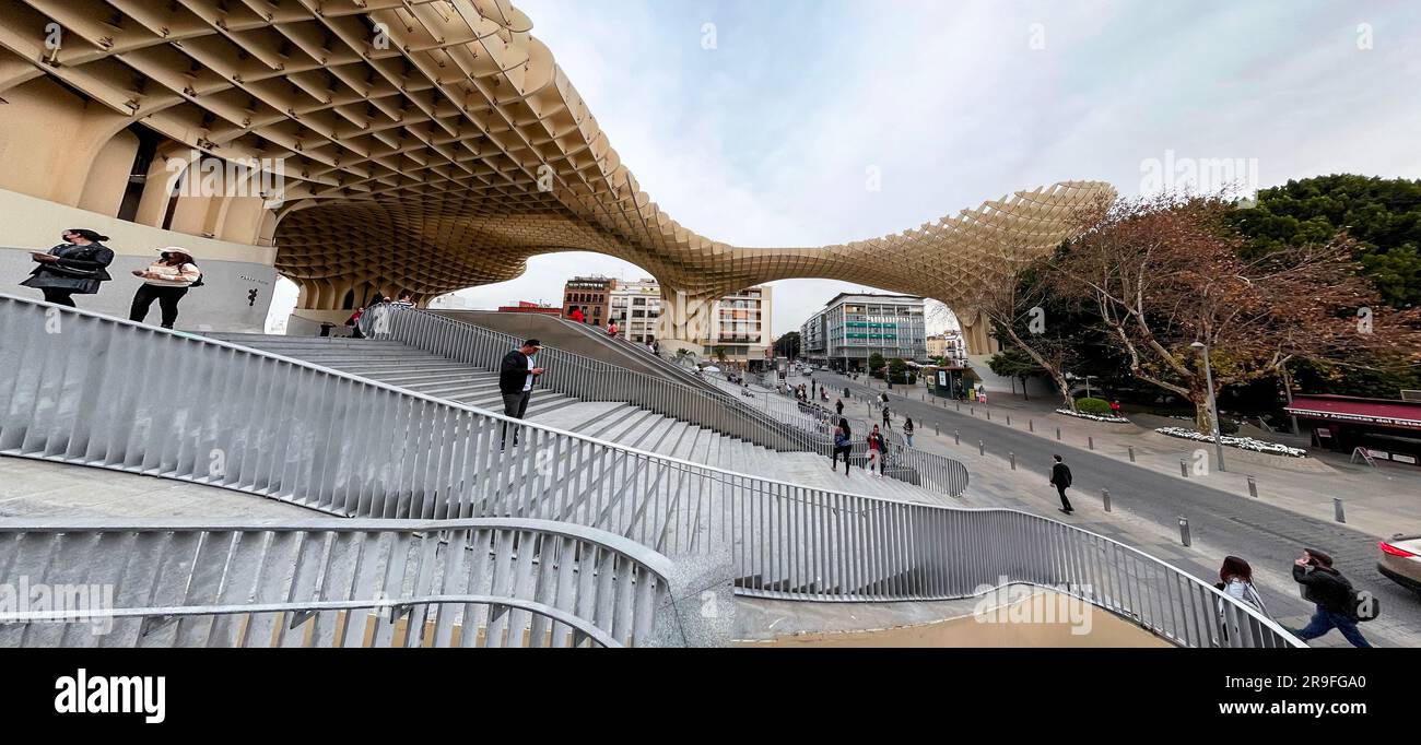 Séville, Espagne-24 FÉVRIER 2022: Setas de Sevilla, champignons de Séville, initialement appelé Metropol parasol situé sur la place de la Encarnacion. Conçu par J Banque D'Images