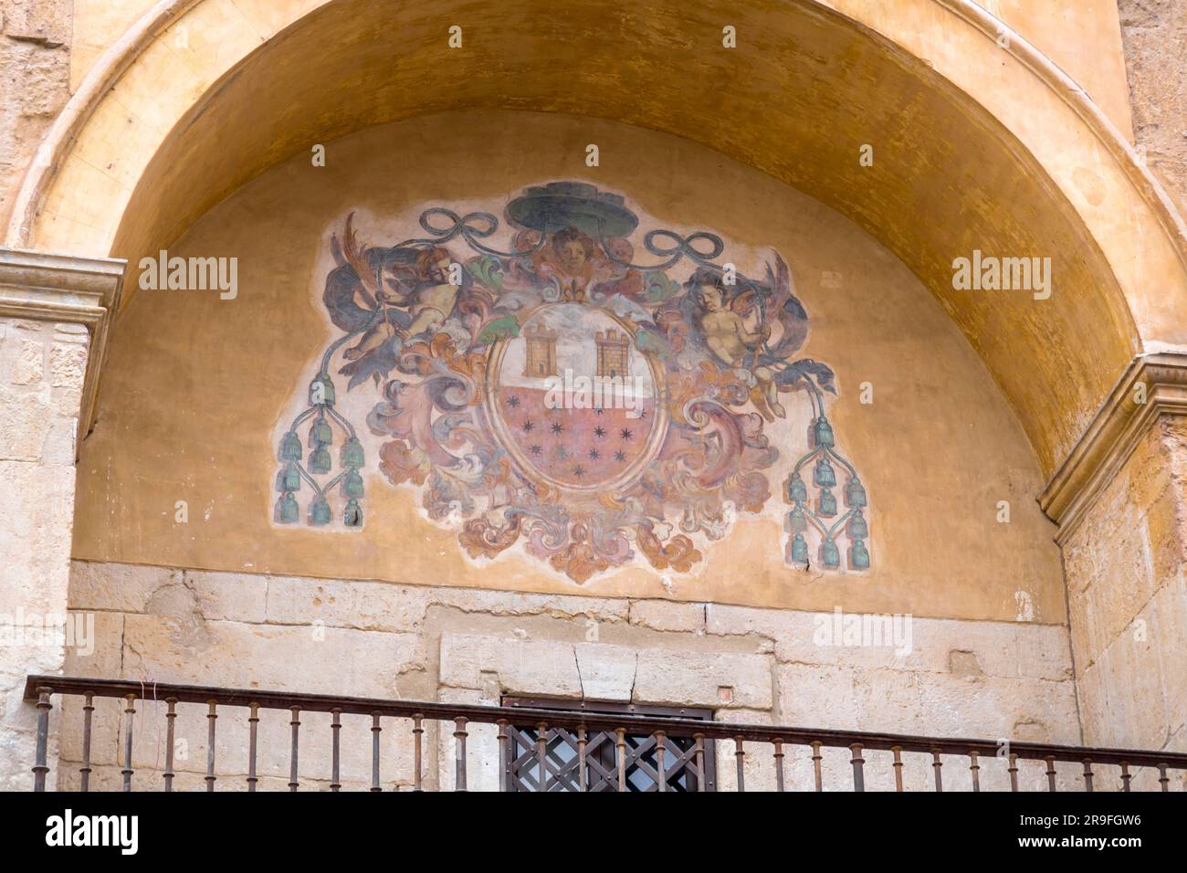 Extérieur du diocèse catholique romain de Cordoue à côté de la Mosquée-Cathédrale de Cordoue, Andalousie, Espagne. Banque D'Images