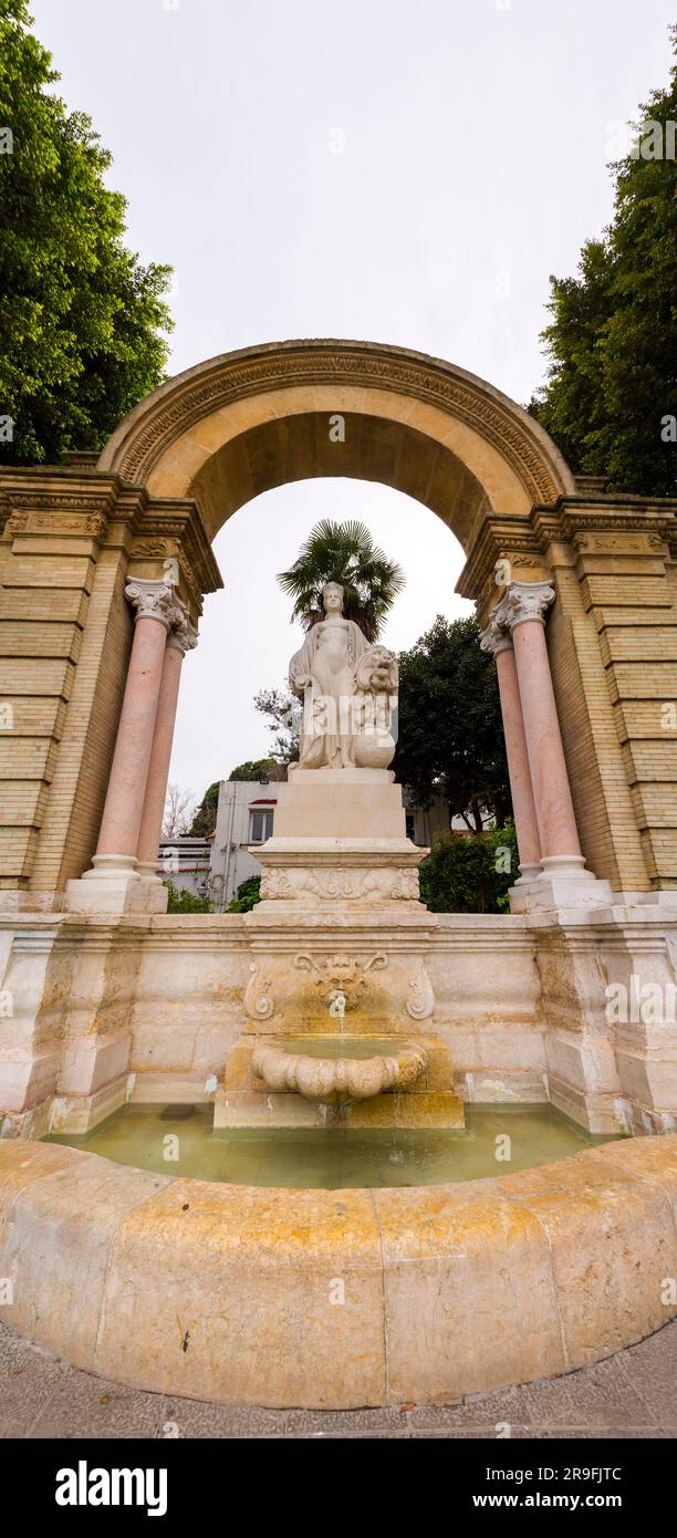 Les Alcazars royaux de Séville, historiquement connu sous le nom d'Al Qasr Al Muriq est un palais royal construit pour le roi chrétien Pierre de Castille. Banque D'Images
