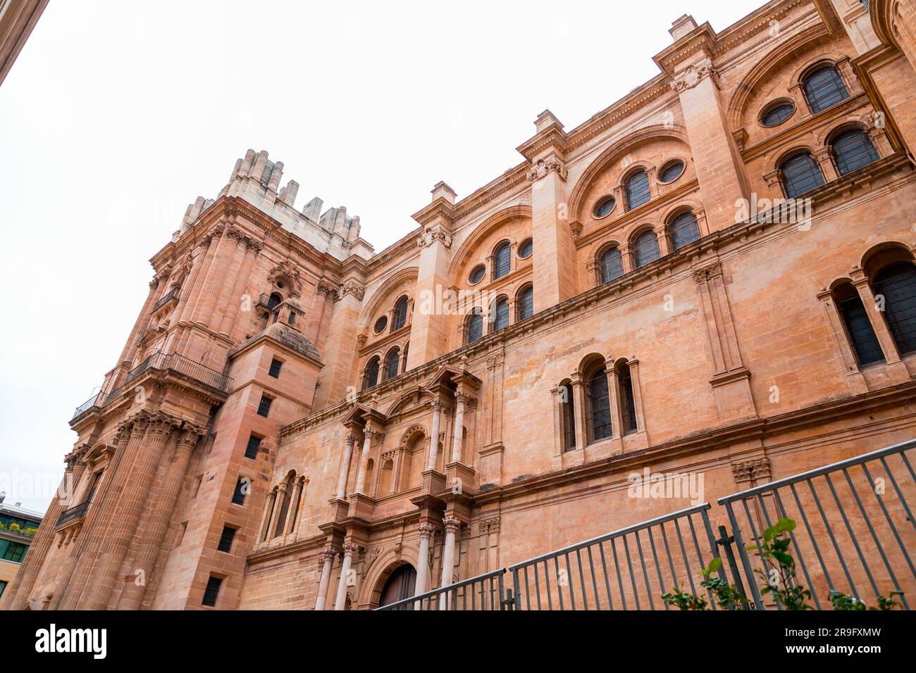 La cathédrale de Malaga est une église catholique romaine à Malaga, Andalousie, sud de l'Espagne. Architecture de style Renaissance avec détails baroques. Banque D'Images La cathédrale de Malaga est une église catholique romaine à Malaga, Andalousie, sud de l'Espagne. Architecture de style Renaissance avec détails baroques. Banque D'Images