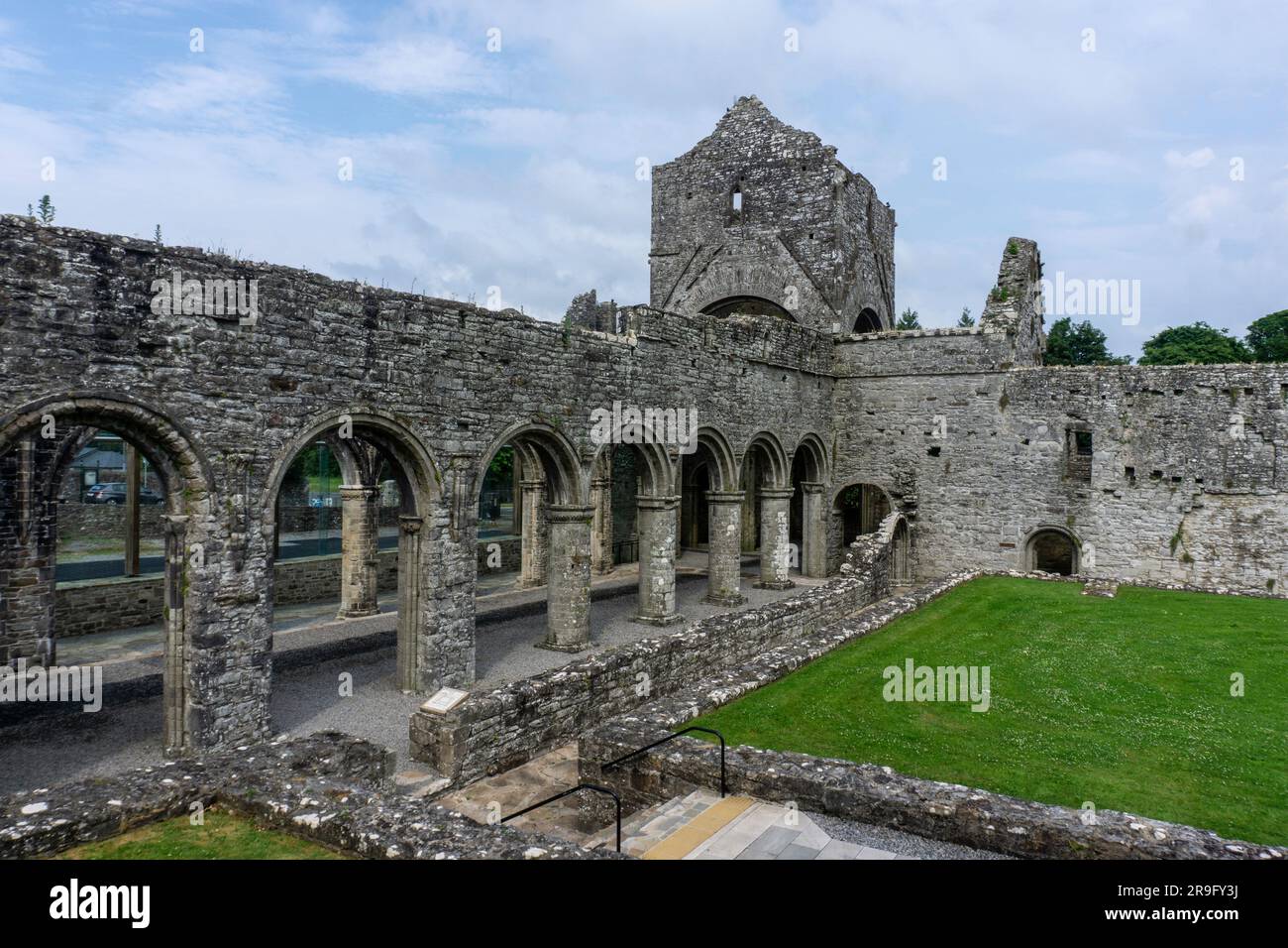 Les ruines de l'ancienne abbaye cistercienne de Boyle, comté de Roscommon, Irlande. Fondée au 12th siècle, Banque D'Images