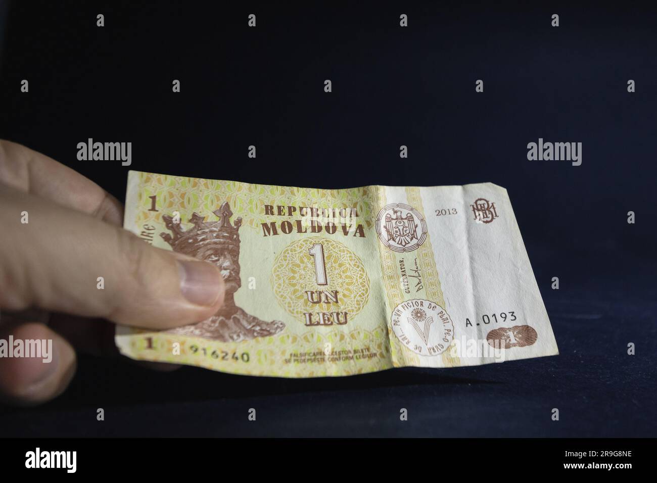 Photo d'un billet de 1 lei moldave. Le leu est la monnaie de la Moldavie. Comme le leu roumain, le leu moldave est subdivisé en 100 bani. Le Banque D'Images