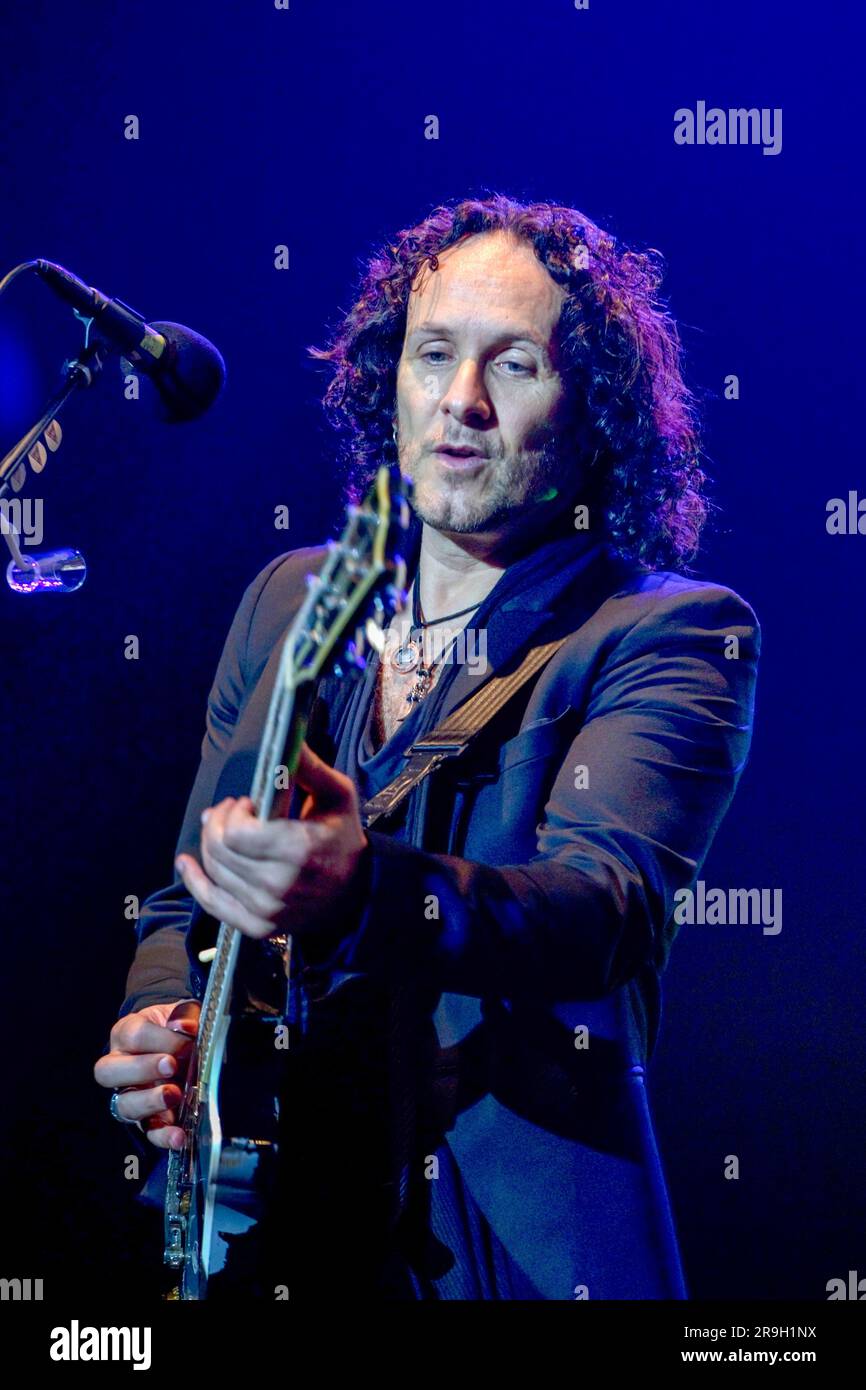 Vivian Campbell de DEF Leppard se produit en concert, Vector Arena, Auckland, Nouvelle-Zélande Banque D'Images