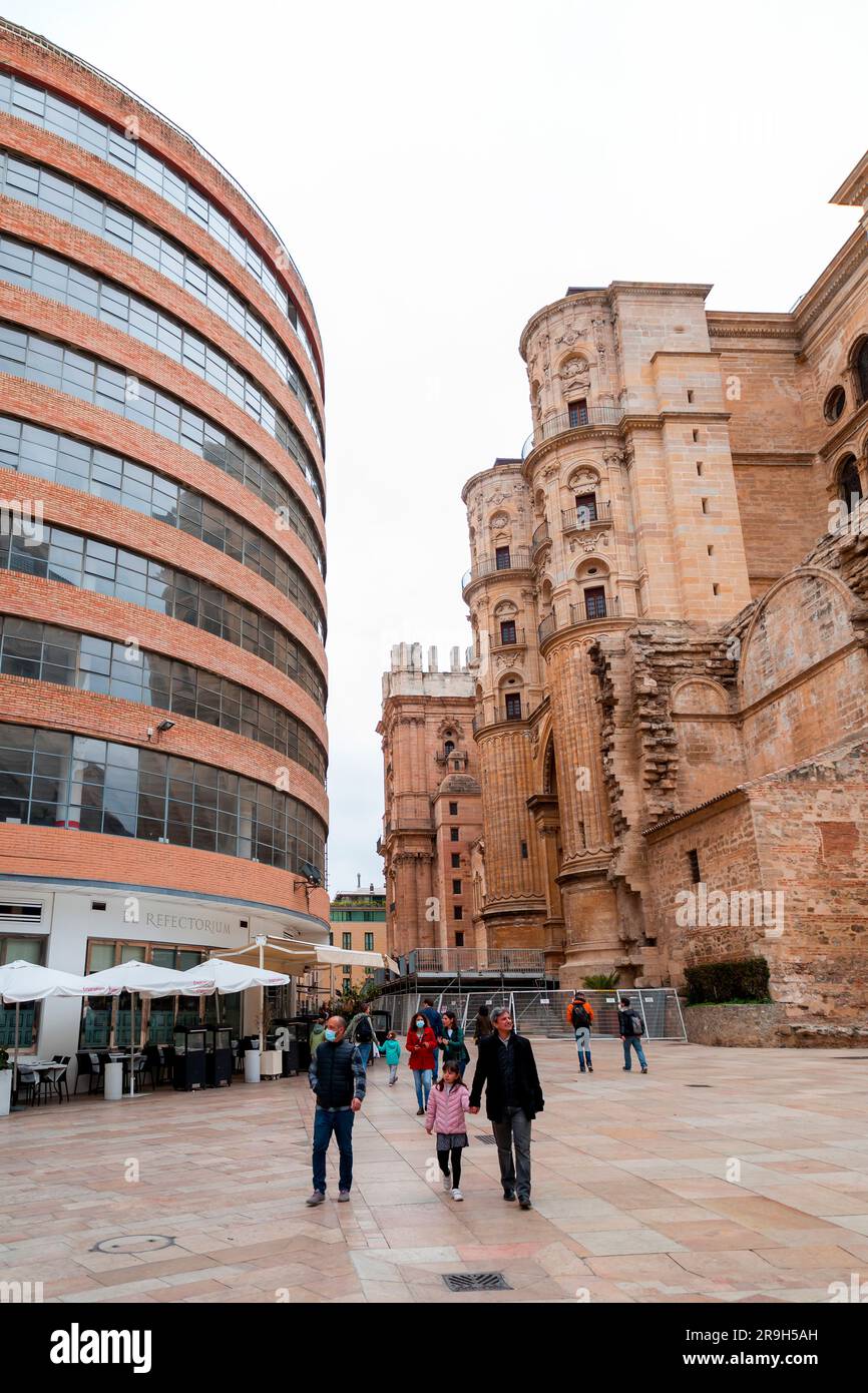 Malaga, Espagne - 27 FÉVRIER 2022 : la cathédrale de Malaga est une église catholique romaine à Malaga, Andalousie, sud de l'Espagne. Architecture de style Renaissance Banque D'Images Malaga, Espagne - 27 FÉVRIER 2022 : la cathédrale de Malaga est une église catholique romaine à Malaga, Andalousie, sud de l'Espagne. Architecture de style Renaissance Banque D'Images