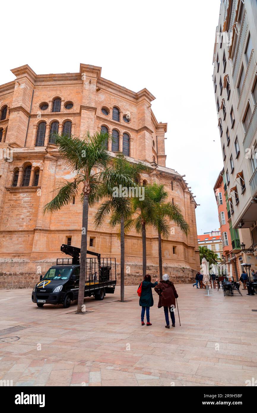 Malaga, Espagne - 27 FÉVRIER 2022 : la cathédrale de Malaga est une église catholique romaine à Malaga, Andalousie, sud de l'Espagne. Architecture de style Renaissance Banque D'Images Malaga, Espagne - 27 FÉVRIER 2022 : la cathédrale de Malaga est une église catholique romaine à Malaga, Andalousie, sud de l'Espagne. Architecture de style Renaissance Banque D'Images