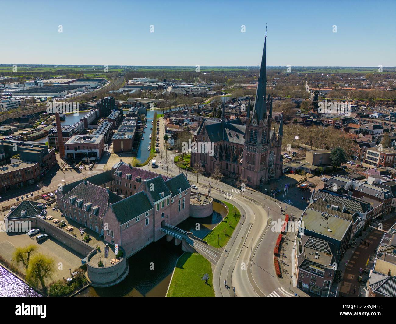 Photo aérienne drone du centre-ville et de l'église de Woerden, pays-Bas. Banque D'Images