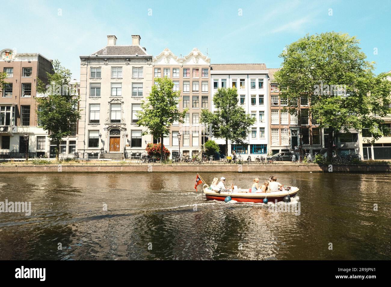 Amsterdam, capitale des pays-Bas, compte plus de 100 kilomètres de grachten, environ 90 îles et 1 500 ponts. Banque D'Images