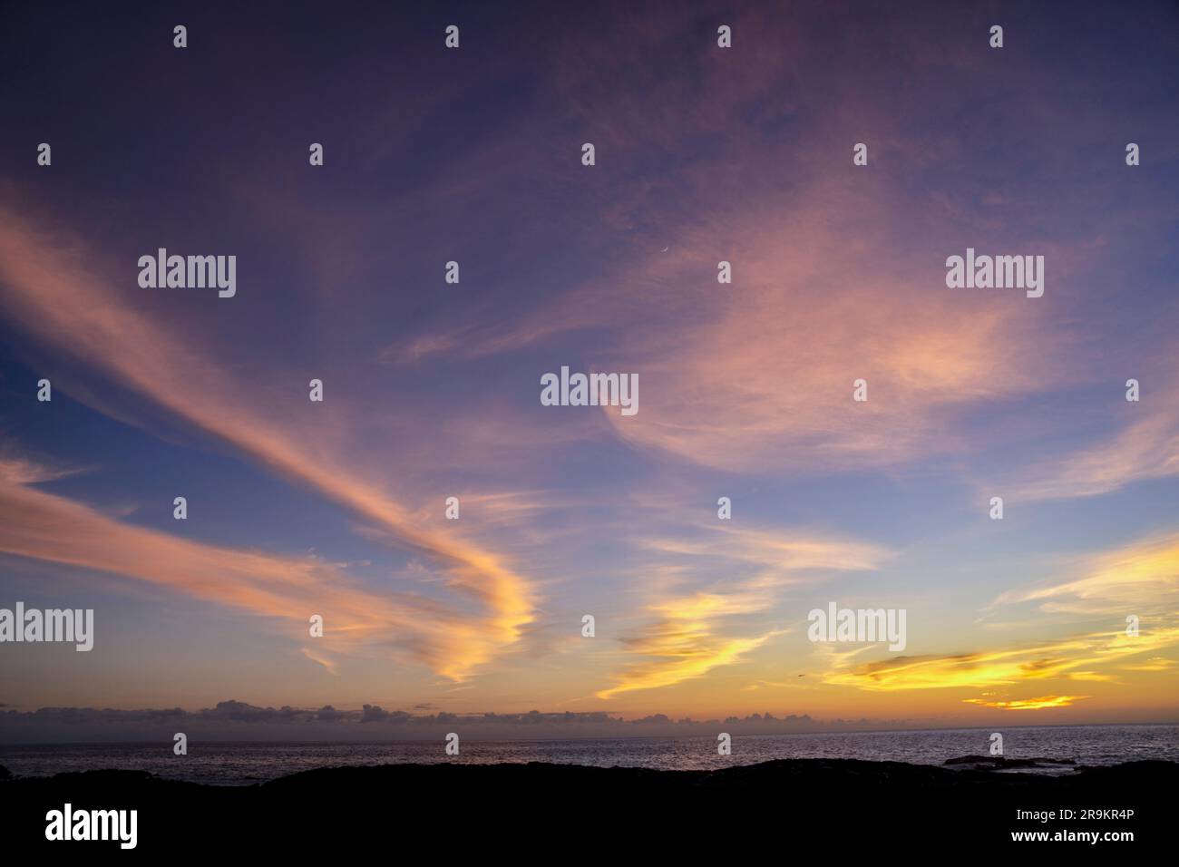 Nuages de coucher de soleil, Hawaï. Banque D'Images