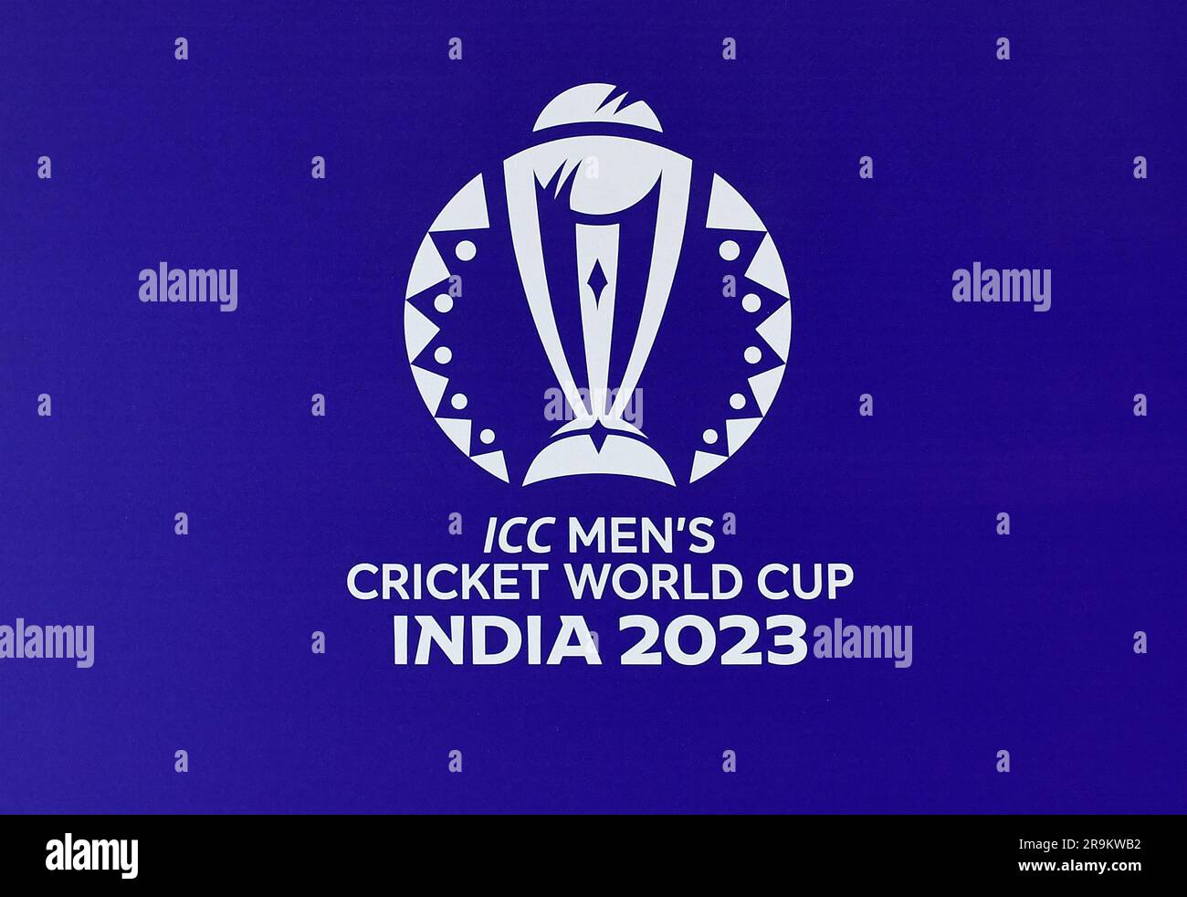 Mumbai, Inde. 27th juin 2023. Le logo du Conseil international de cricket (ICC) est visible lors de la conférence de presse de l'annonce du programme du match de la coupe du monde de cricket masculin 2023 à Mumbai. L'Inde accueillera la coupe du monde de cricket pour hommes à partir du 5th octobre 2023. (Photo par Ashish Vaishnav/SOPA Images/Sipa USA) crédit: SIPA USA/Alay Live News Banque D'Images