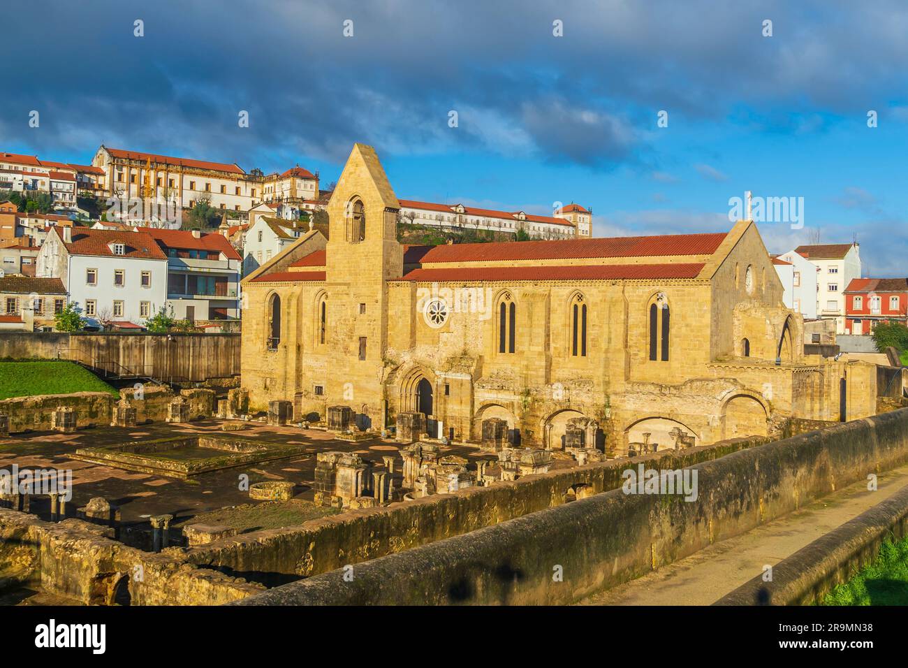 Musée du cloître de Santa Clara complexe excavés Velha à Coimbra, Portugal Banque D'Images