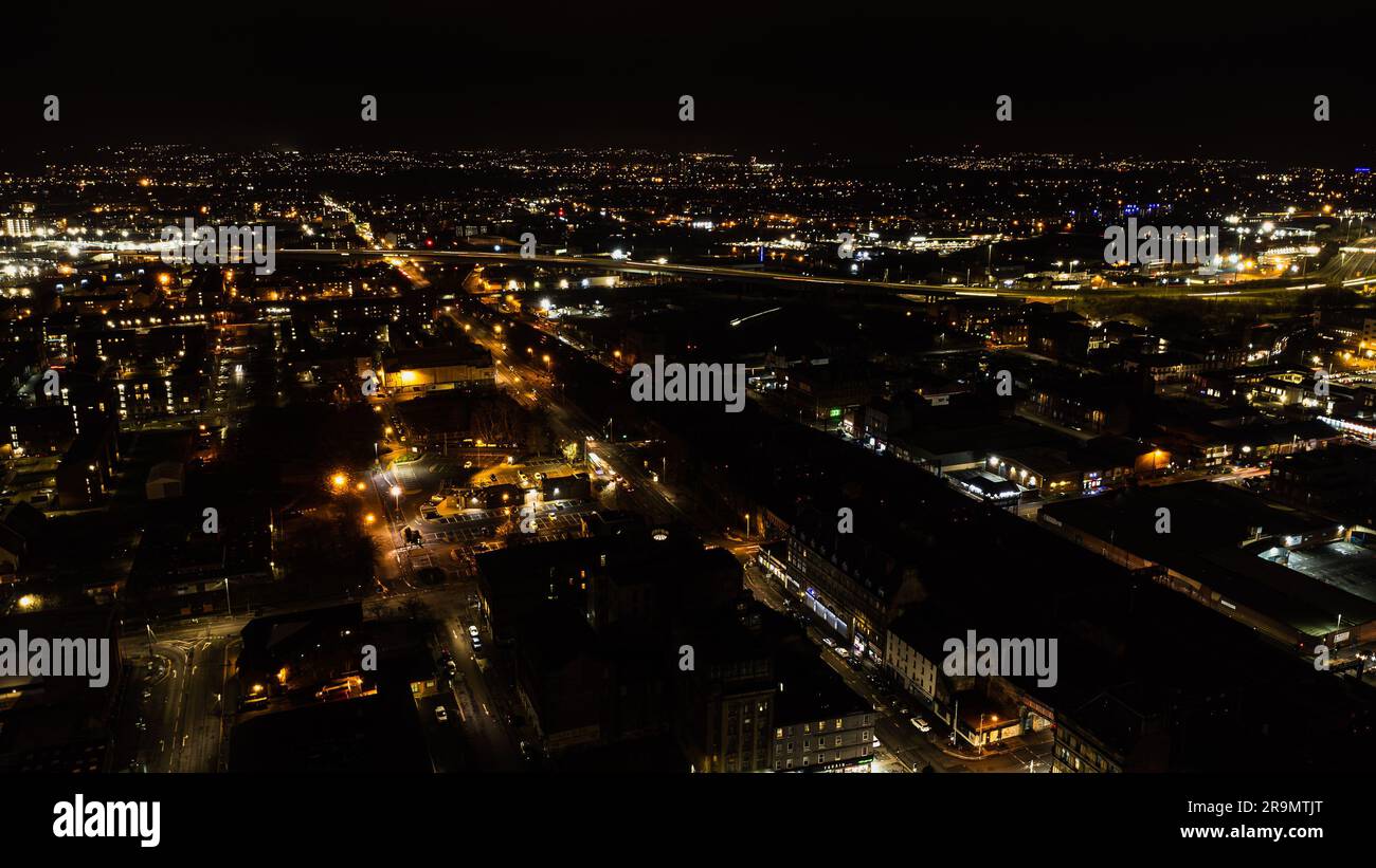 Une vue aérienne de Glasgow, en Écosse, la nuit Banque D'Images