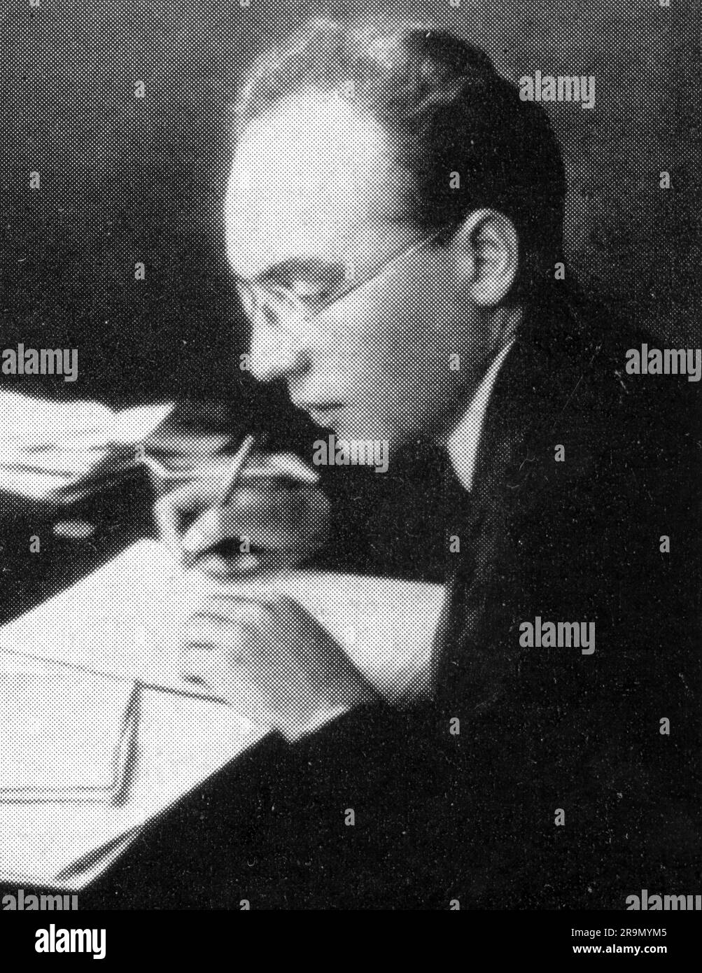 Weill, Kurt, 2.3.1900 - 3,4.1950, compositeur américain d'origine allemande, à son bureau, 1920s, DROITS-SUPPLÉMENTAIRES-AUTORISATION-INFO-NON-DISPONIBLE Banque D'Images