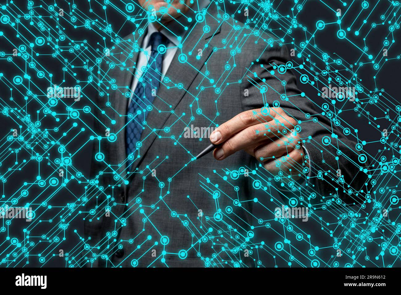 Un homme utilisant la technologie hologramme, papier peint hd, écran numérique Banque D'Images