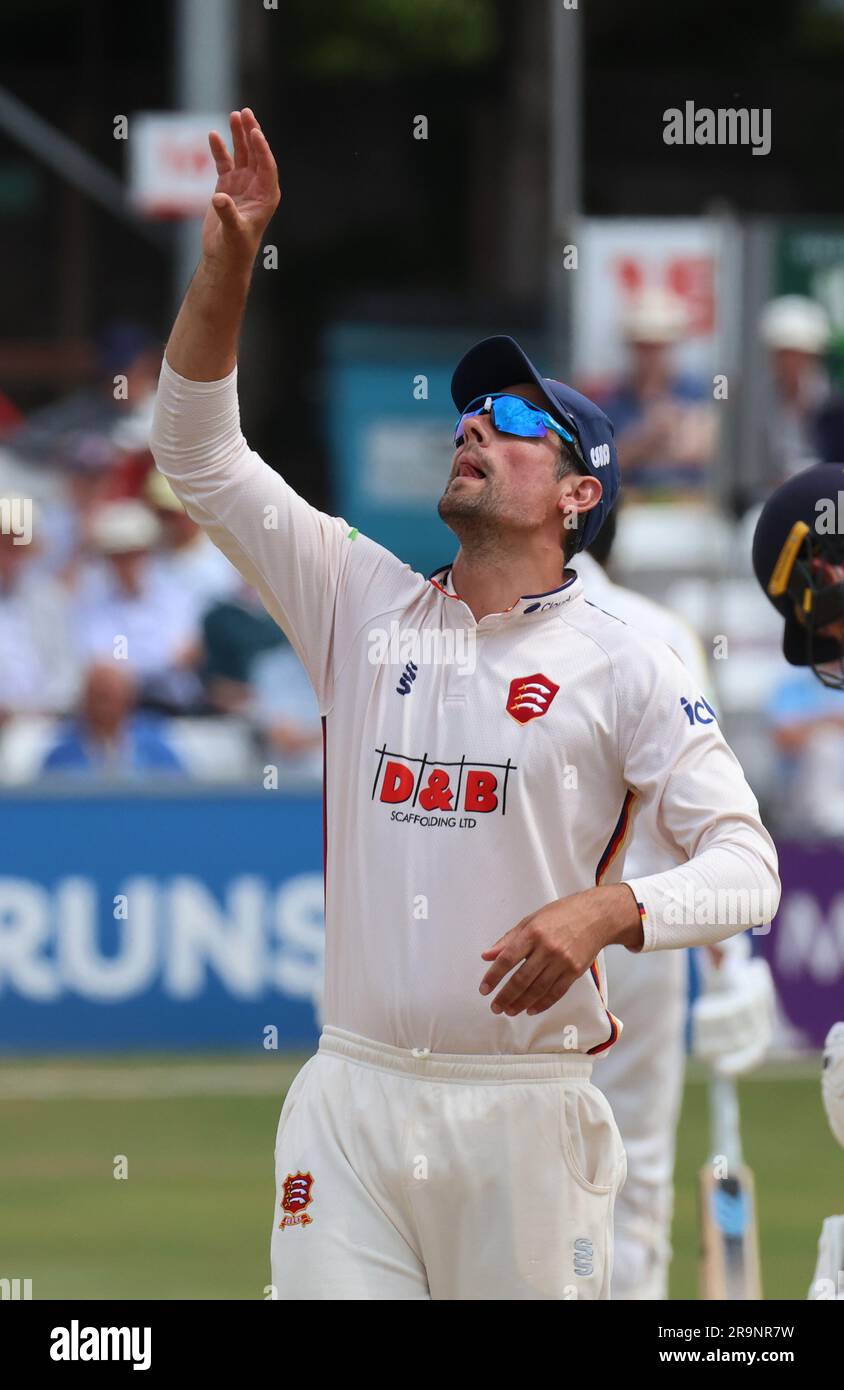 Sir Alastair Cook d'Essex pendant LV=County Championship - Division un jour 3 de 4 match entre Essex et Warwickshire au sol du comté de Cloud Banque D'Images