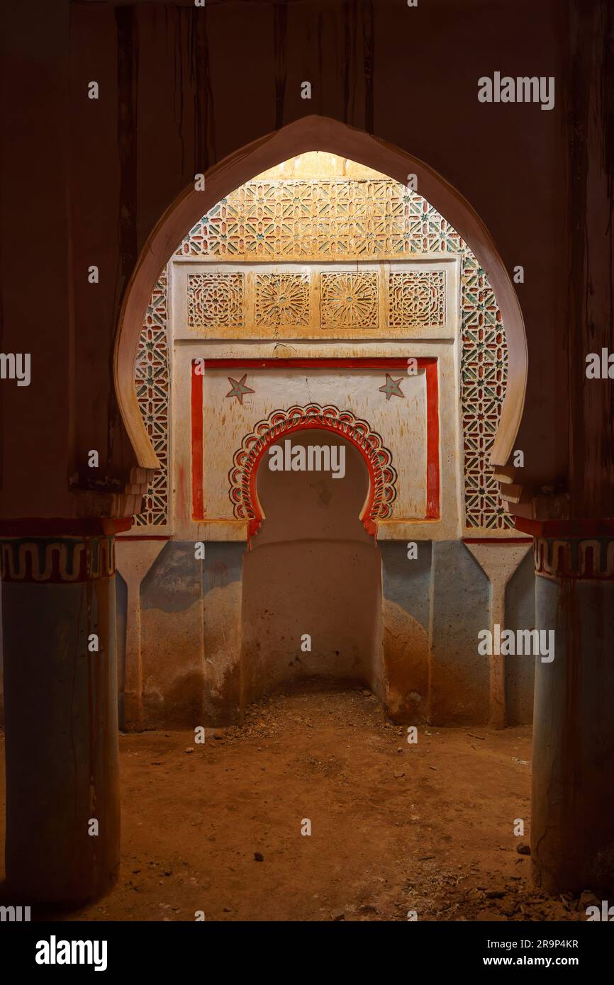 Afrique du Nord. Maroc. La porte de la mosquée de l'ancienne kasbah ruinée de Tamdaght Banque D'Images