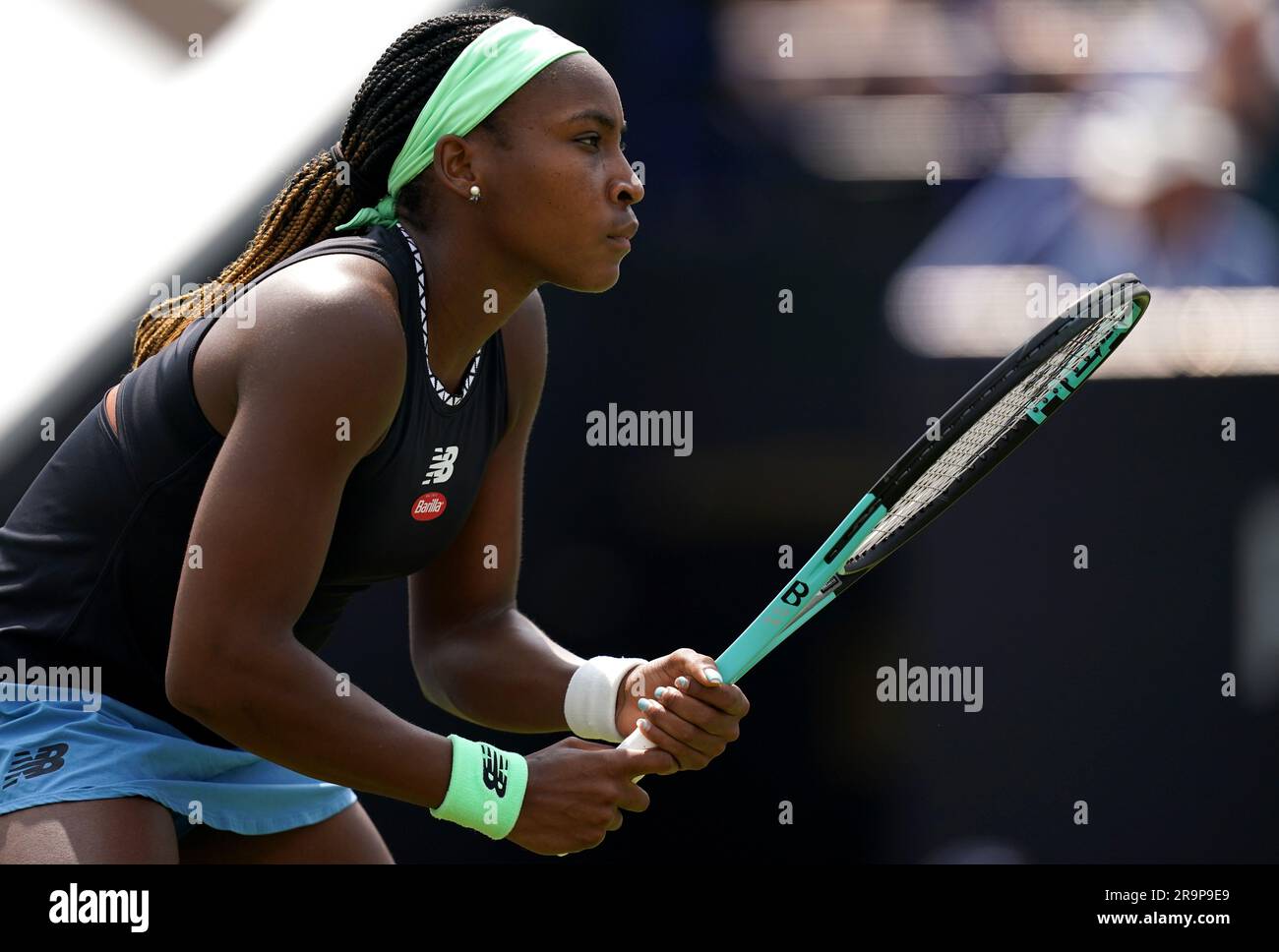 Coco Gauff en action contre Jodie Burrage dans leurs femmes singles Round de 16 match le cinquième jour de l'Eastbourne Rothesay International au Parc Devonshire. Date de la photo: Mercredi 28 juin 2023. Banque D'Images