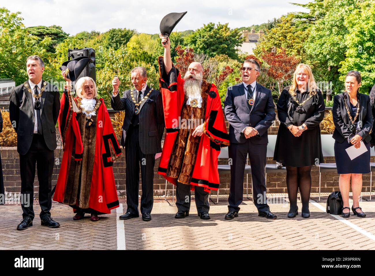 La cérémonie de proclamation du roi Charles III à la suite de la mort de la reine Elizabeth II, Comté de Halll, Lewes, East Sussex, Royaume-Uni. Banque D'Images