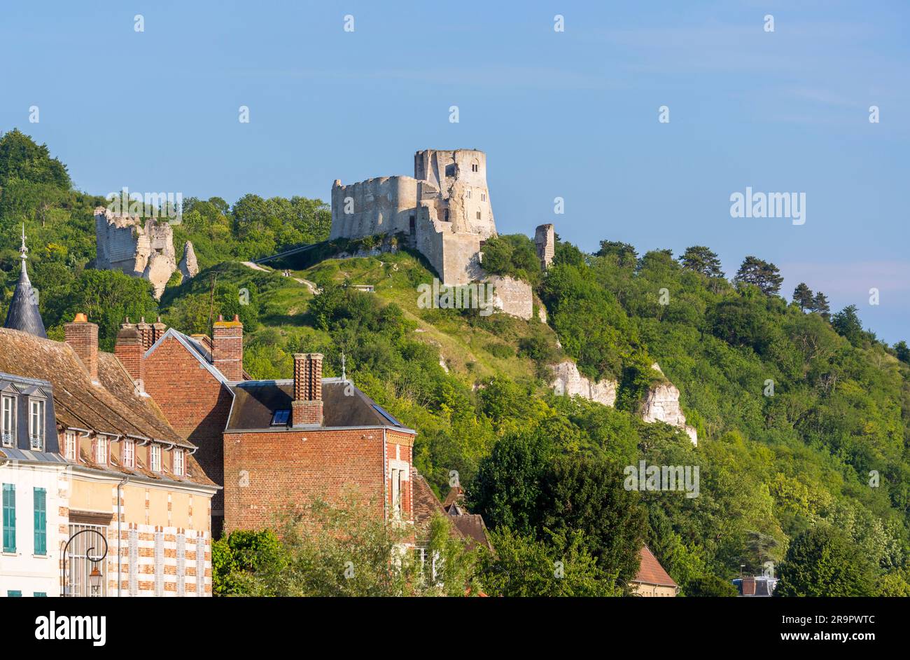 Ruines du château médiéval perché Château Gaillard surplombant la Seine aux Andelys, une jolie petite ville d'Eure, en Normandie, dans le nord de la France Banque D'Images