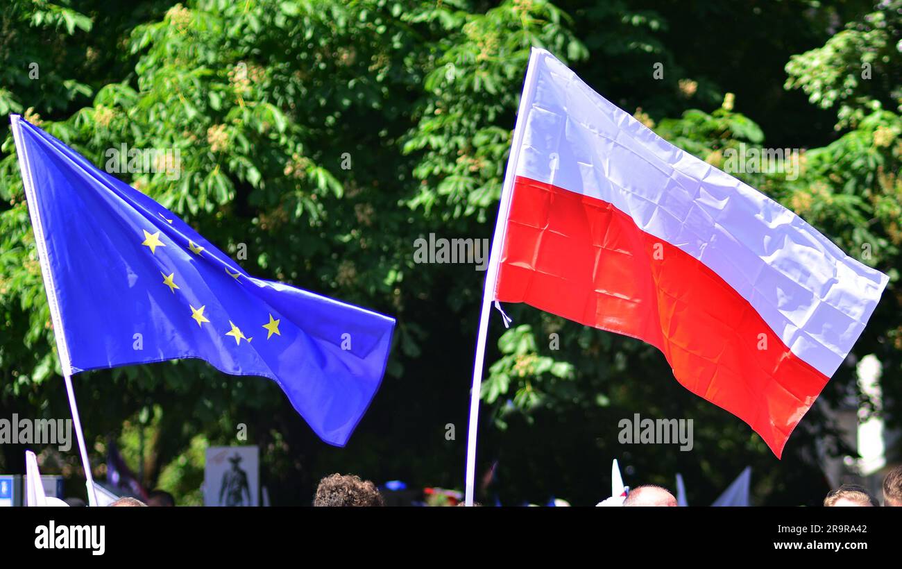 Drapeau polonais et de l'Union européenne Banque D'Images