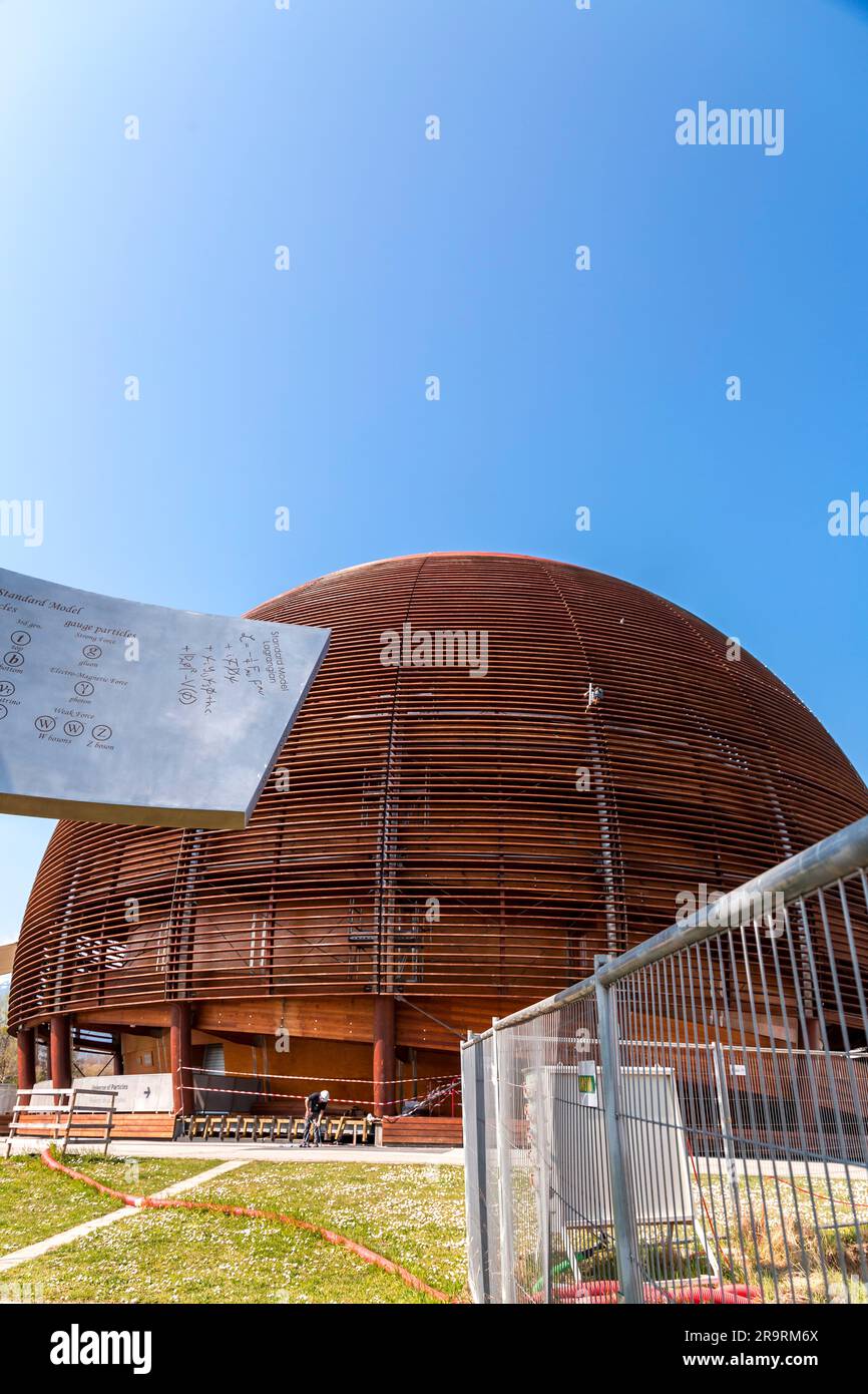 Genève, Suisse - 25 mars 2022 : l'Organisation européenne pour la recherche nucléaire est une organisation européenne de recherche qui opère la plus grande partie Banque D'Images