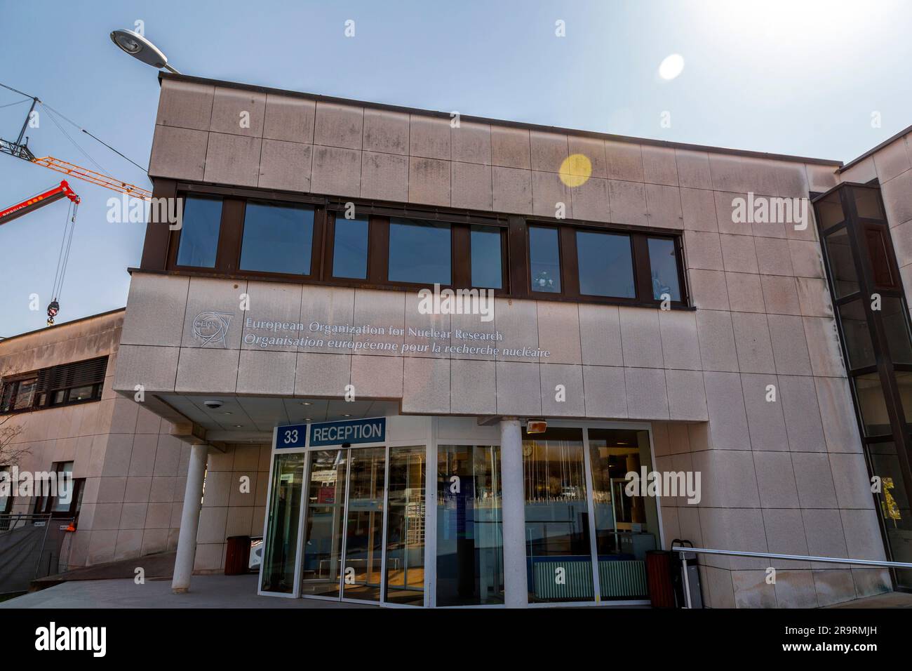 Genève, Suisse - 25 mars 2022 : l'Organisation européenne pour la recherche nucléaire est une organisation européenne de recherche qui opère la plus grande partie Banque D'Images