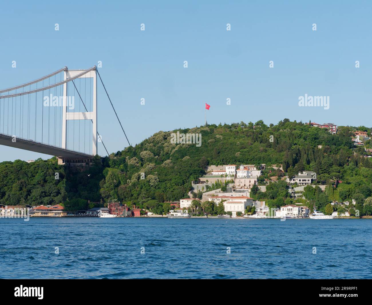 Pont Fatih Sultan Mehmet alias deuxième pont du Bosphore sur le Bosphore alias mer du Bosphore, Istanbul, Turquie Banque D'Images