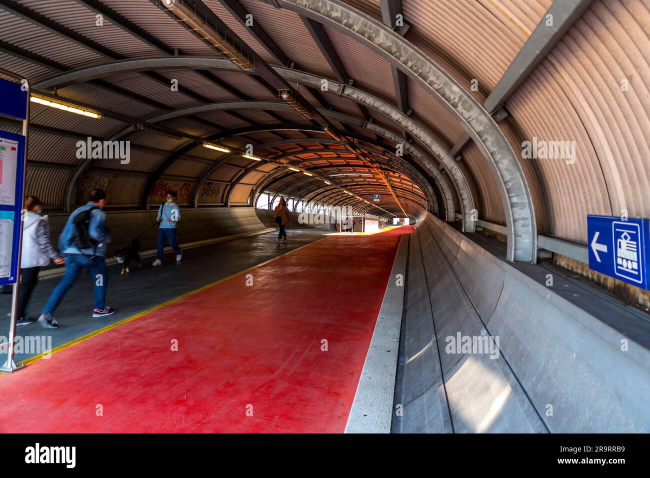 Genève, Suisse - 25 mars 2022 : la gare de Genève-Secheron est une gare de la commune de Genève, dans le canton suisse de Genève Banque D'Images