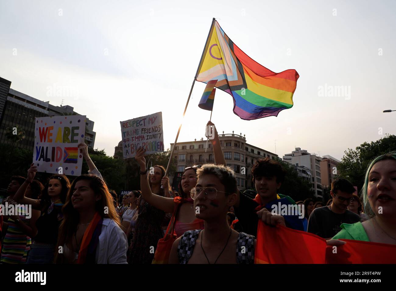 Palma, Espagne. 28th juin 2023. Les gens manifestent à Palma lors de l'Orgullo LGTBI Mallorca, Pride Day à Majorque. Credit: Clara Margais/dpa/Alay Live News Banque D'Images