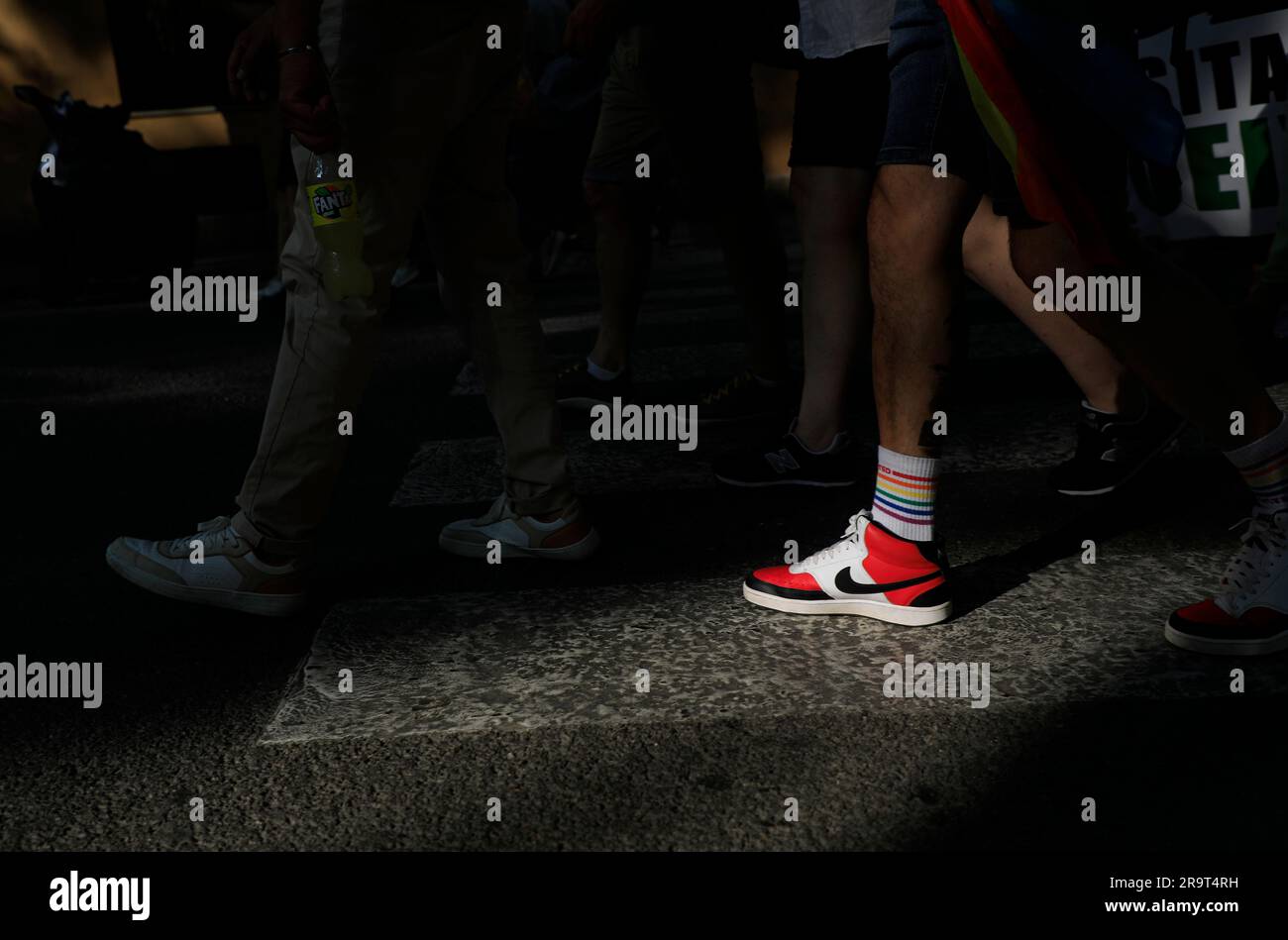 Palma, Espagne. 28th juin 2023. Les gens manifestent à Palma lors de l'Orgullo LGTBI Mallorca, Pride Day à Majorque. Credit: Clara Margais/dpa/Alay Live News Banque D'Images