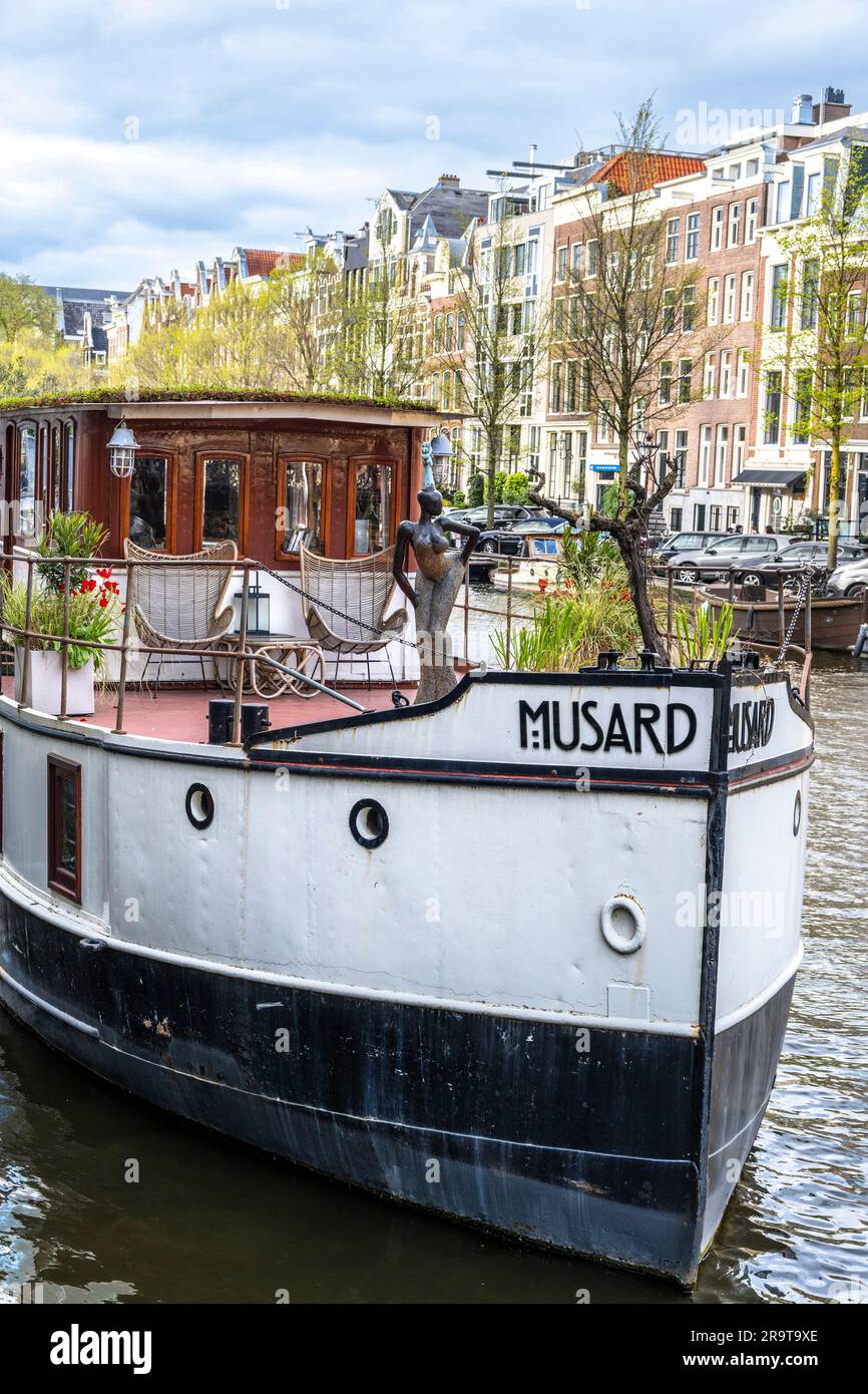 luxueuse péniche sur le canal du Prince à Amsterdam appelée Musard Banque D'Images