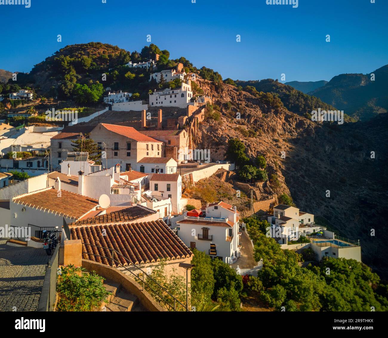 Village blanc de Frigiliana, province de Malaga, Andalousie, Espagne Banque D'Images