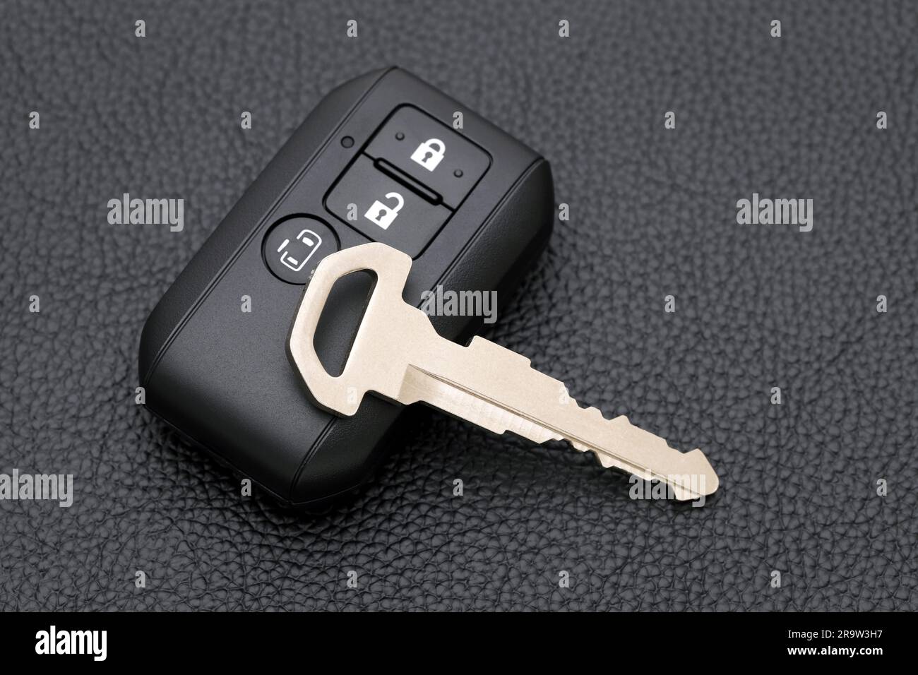 Voiture moderne clé noire télécommande ont bouton avant, bouton de porte coulissante. Banque D'Images