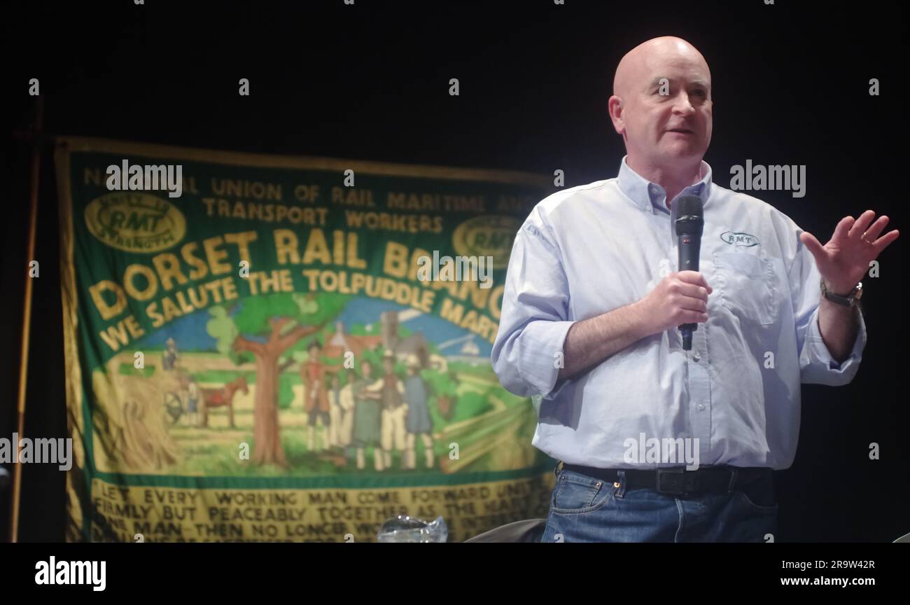 Mick Lynch, Secrétaire général de l'Union RMT, a pris la parole lors d'une conférence sur l'organisation du changement à Bournemouth. 28/06/2023. Organisée par la BCP TUC, la conférence « organiser le changement » s'est tenue au Pavillon de Bournemouth. Banque D'Images
