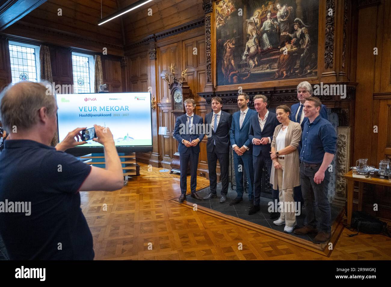 GRONINGEN - Présentation de l'accord-cadre et de la répartition du portefeuille associé de l'exécutif provincial de Groningen dans la maison provinciale. ANP JILMER POSTMA pays-bas sortie - belgique sortie Banque D'Images