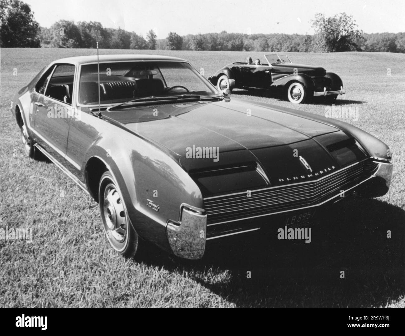 Transport / transport, voiture, variantes de véhicule, Oldsmobile Toronado, vue de la droite devant, 1971, DROITS supplémentaires-AUTORISATION-INFO-NON-DISPONIBLE Banque D'Images