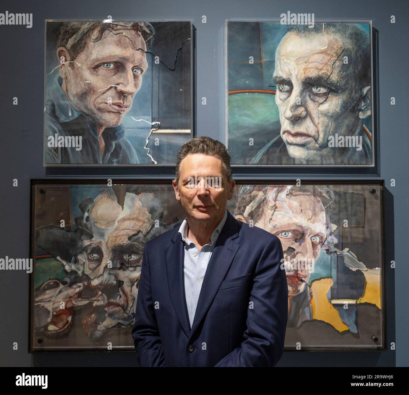 Shapiro rare Books, Londres, Royaume-Uni. 29th juin 2023. La London Art week se déroule du 30th juin au 7th juillet et présente des œuvres dans les plus grandes galeries de Londres. À Shapiro rare Books: Four 'fragments' de Rupert Bathurst, avec artiste. Crédit : Malcolm Park/Alay Live News Banque D'Images