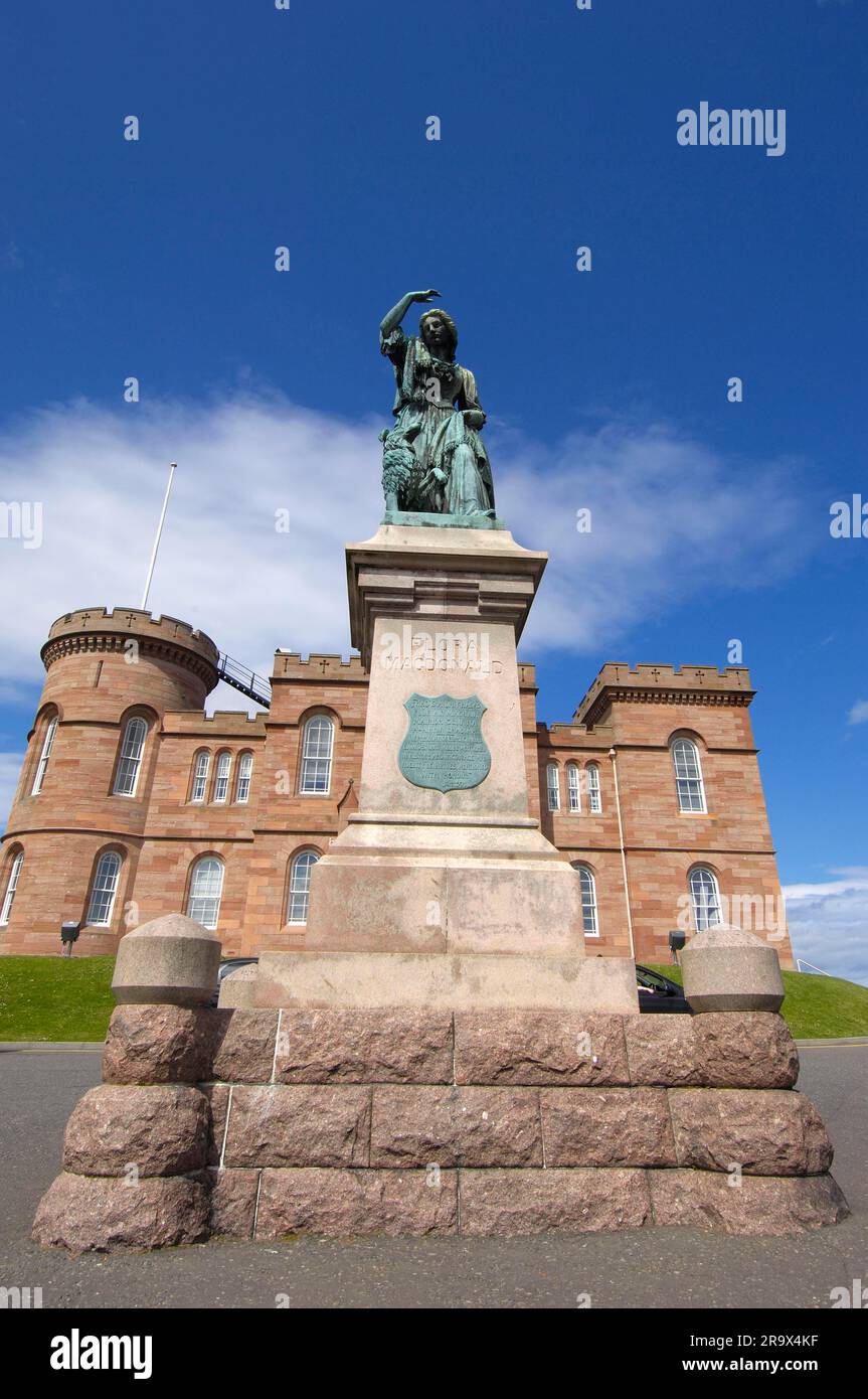 Statue de Flora MacDonald, devant le château d'Inverness, Inverness, Highlands, Écosse, Royaume-Uni Banque D'Images