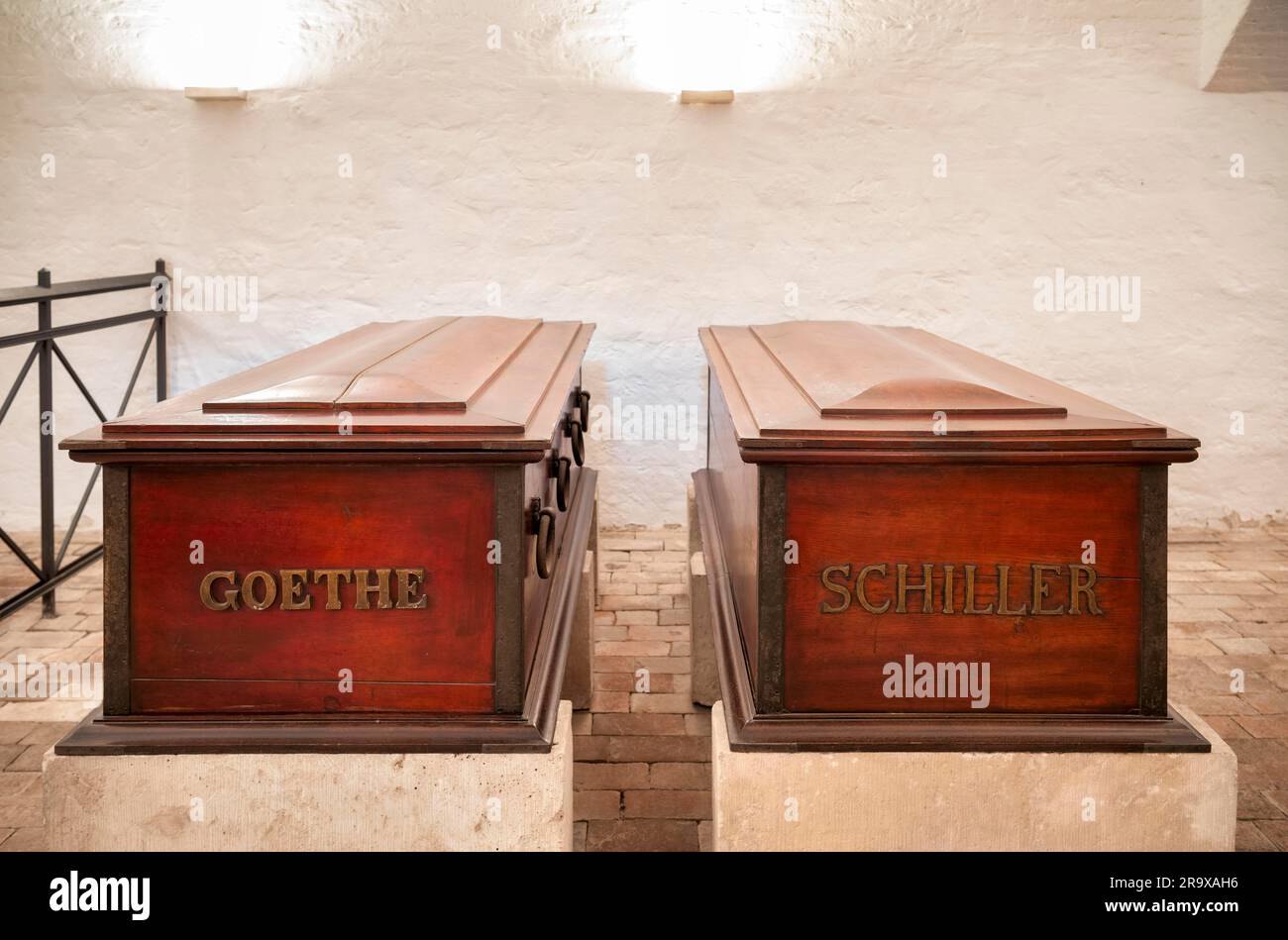 Tombe, cercueils de Johann Wolfgang von Goethe et Friedrich Schiller, crypte de Weimar, cimetière historique, Weimar, Thuringe, Allemagne Banque D'Images