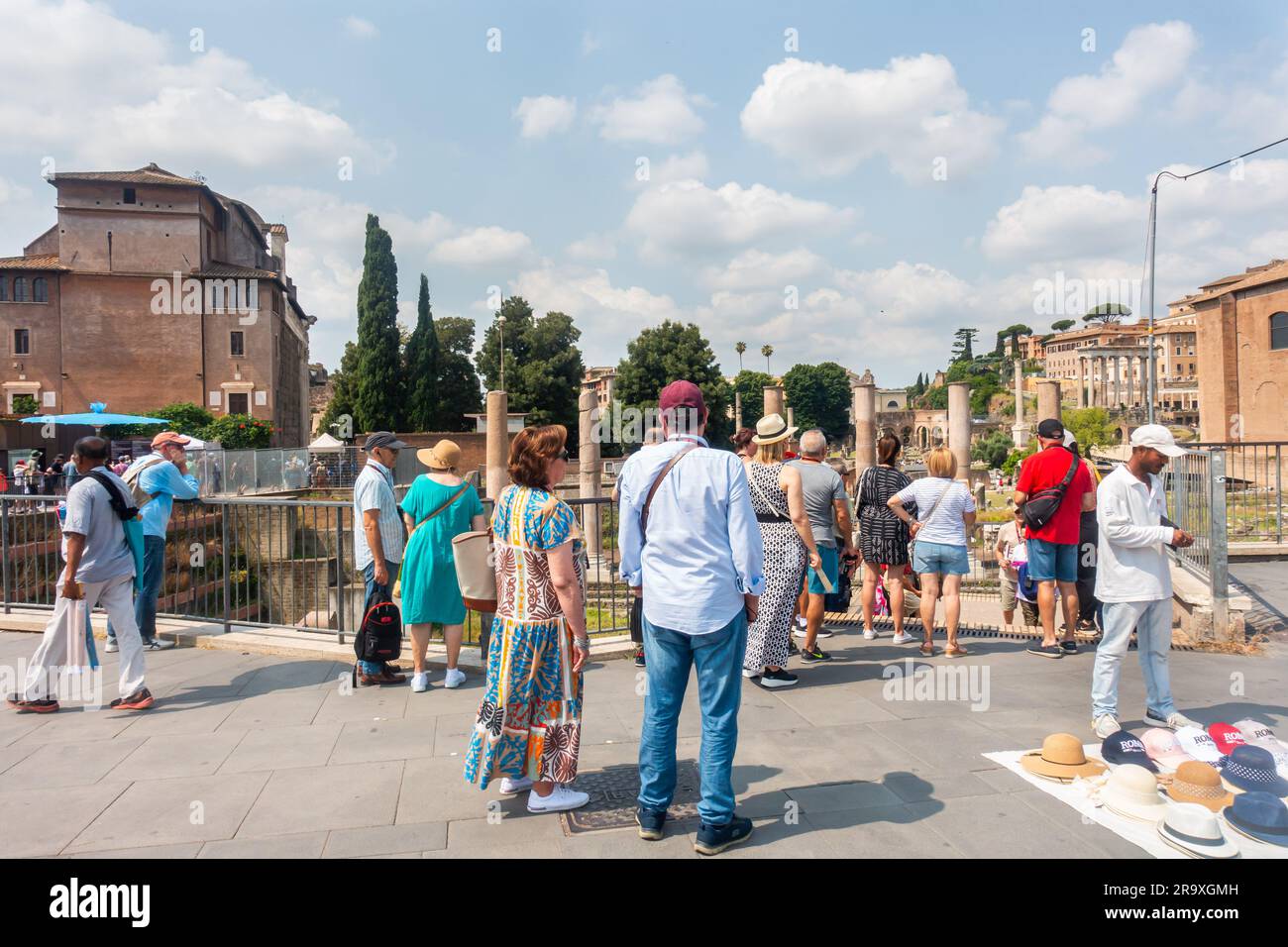 Rome, Italie, Toursts dans la région du Forum Romanum Banque D'Images
